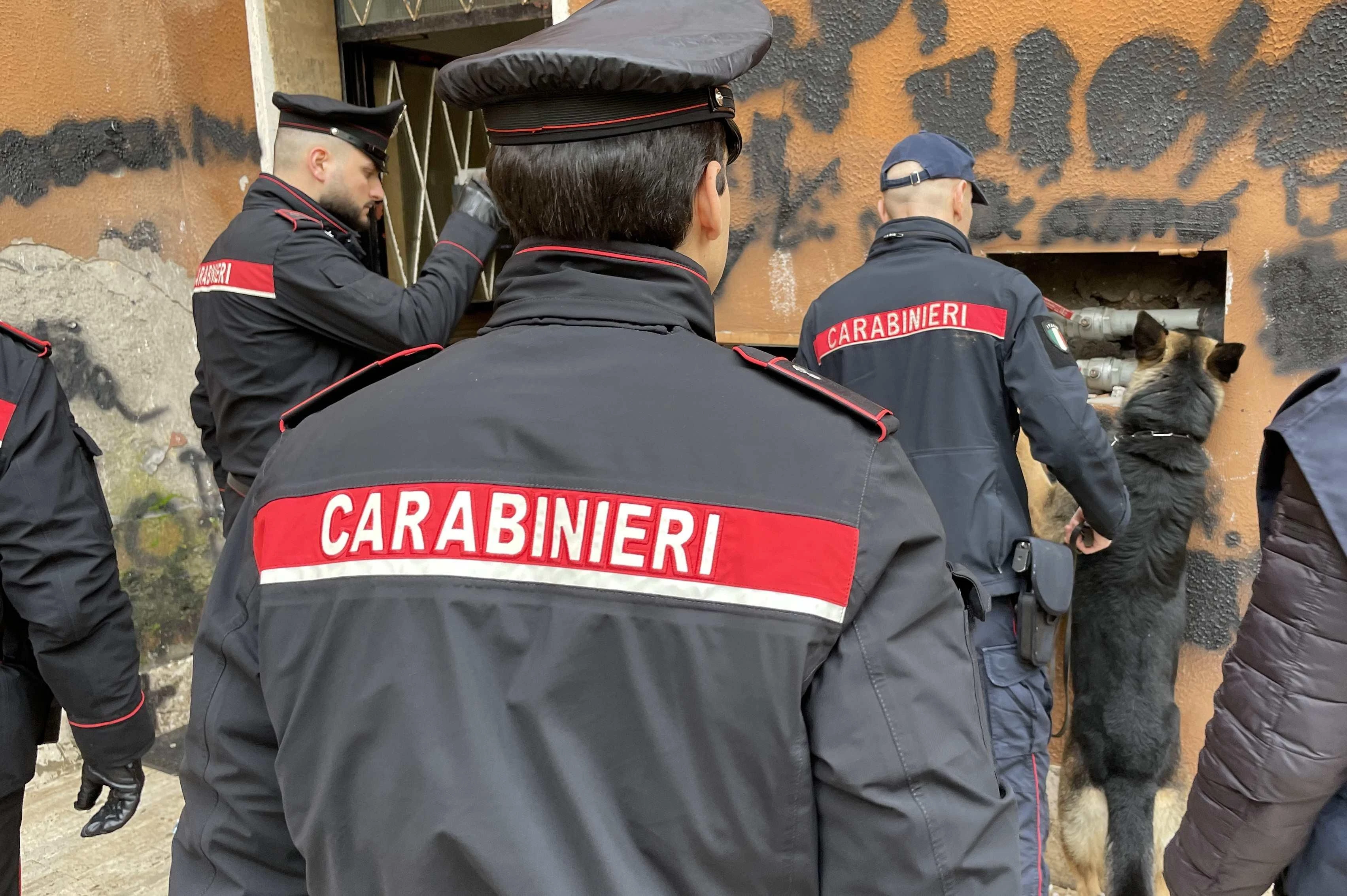 Giallo a Napoli: due donne trovate morte in un cantiere edile