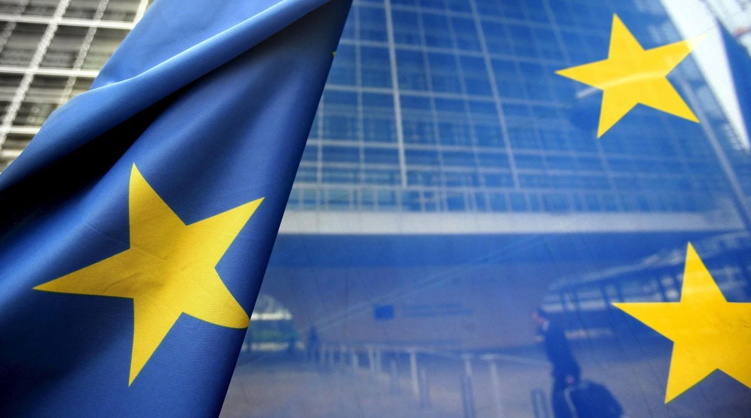 Sostenibilità, allarme sul pacchetto Omnibus: minaccia standard sociali e ambientali