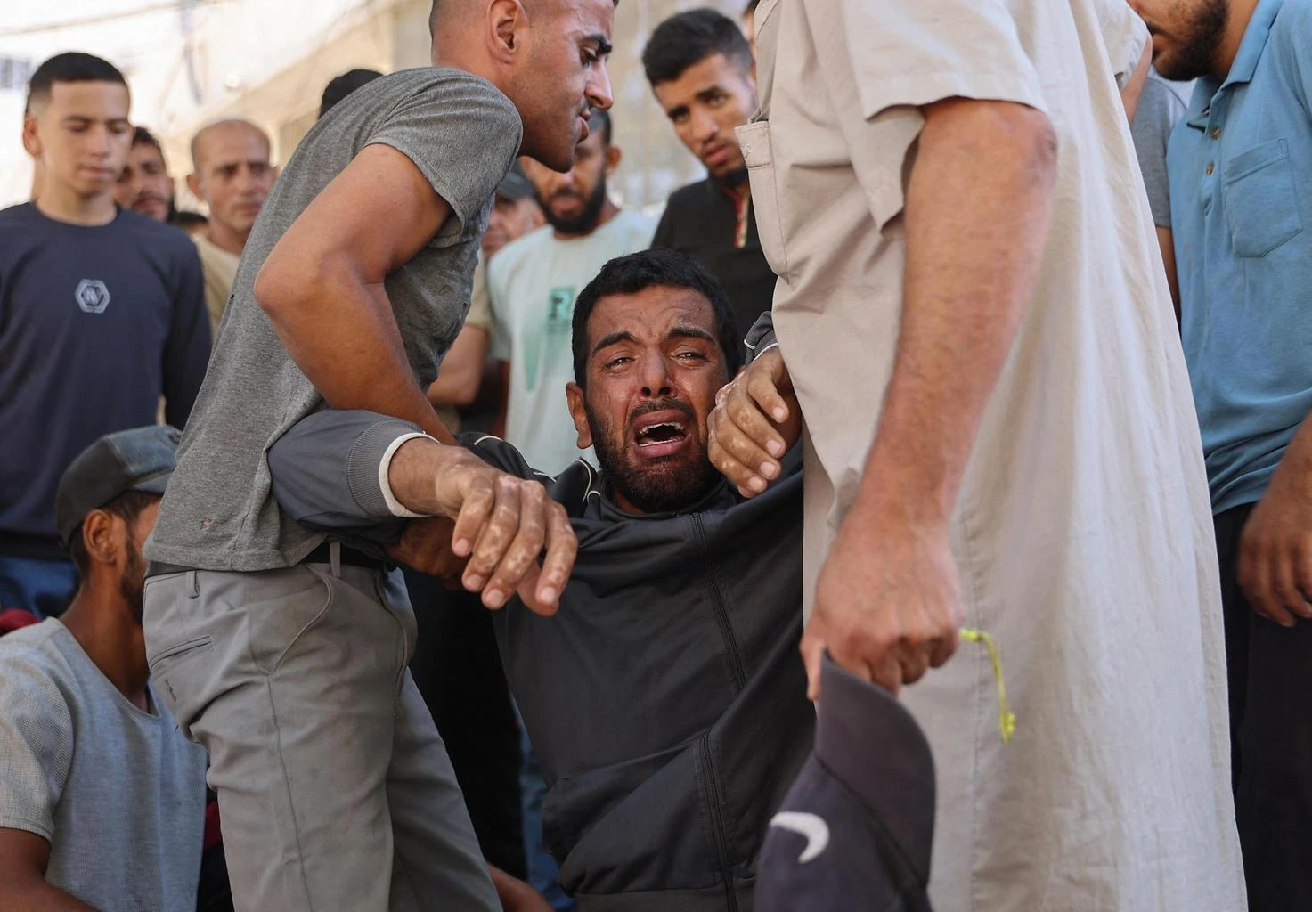Tel Aviv: lancio di aiuti dagli aerei. Ma nega l’emergenza fame a Gaza