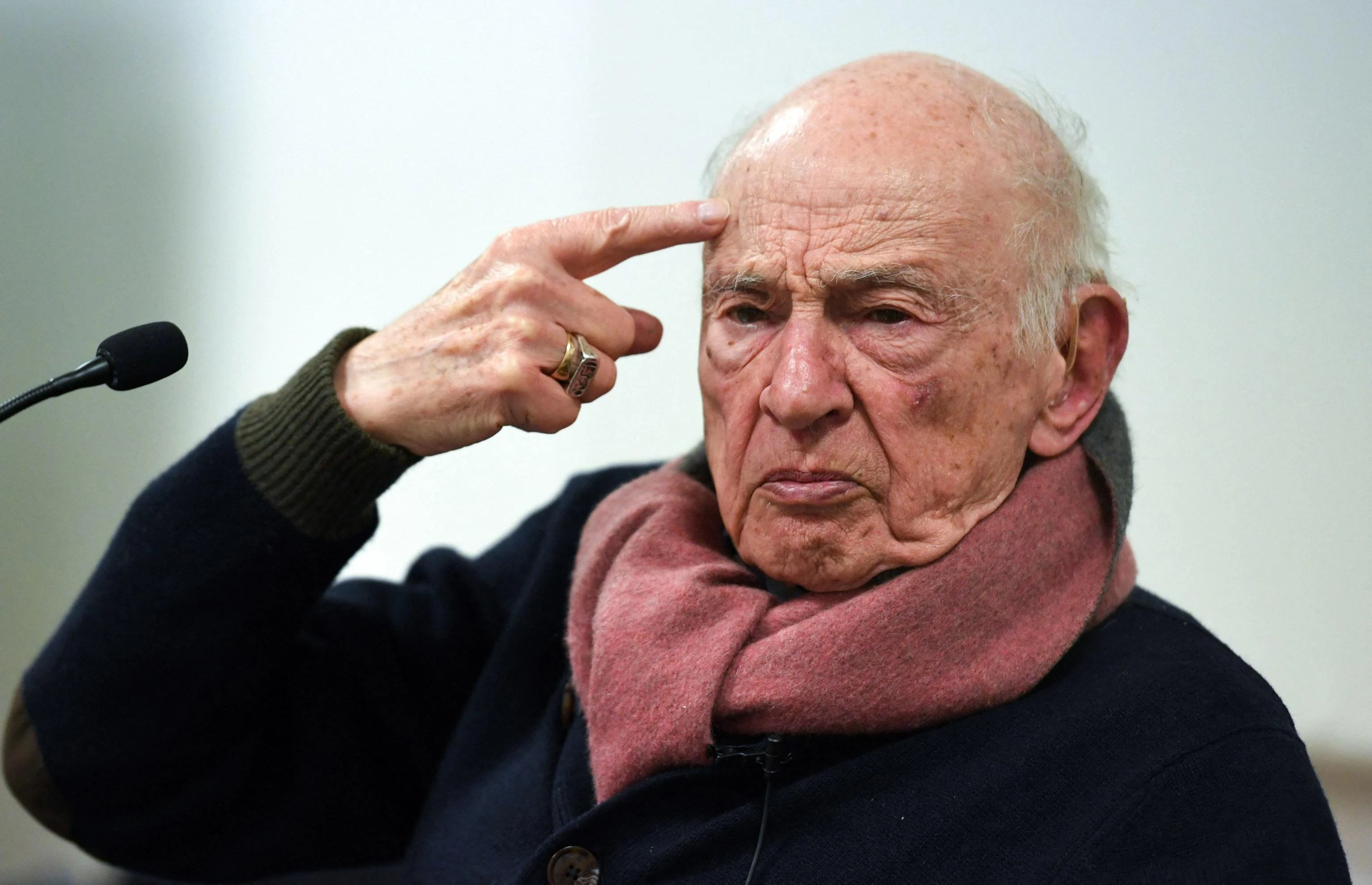 È morto Edgar Morin, grande filosofo, antropologo e sociologo francese. Teorico del “pensiero complesso”