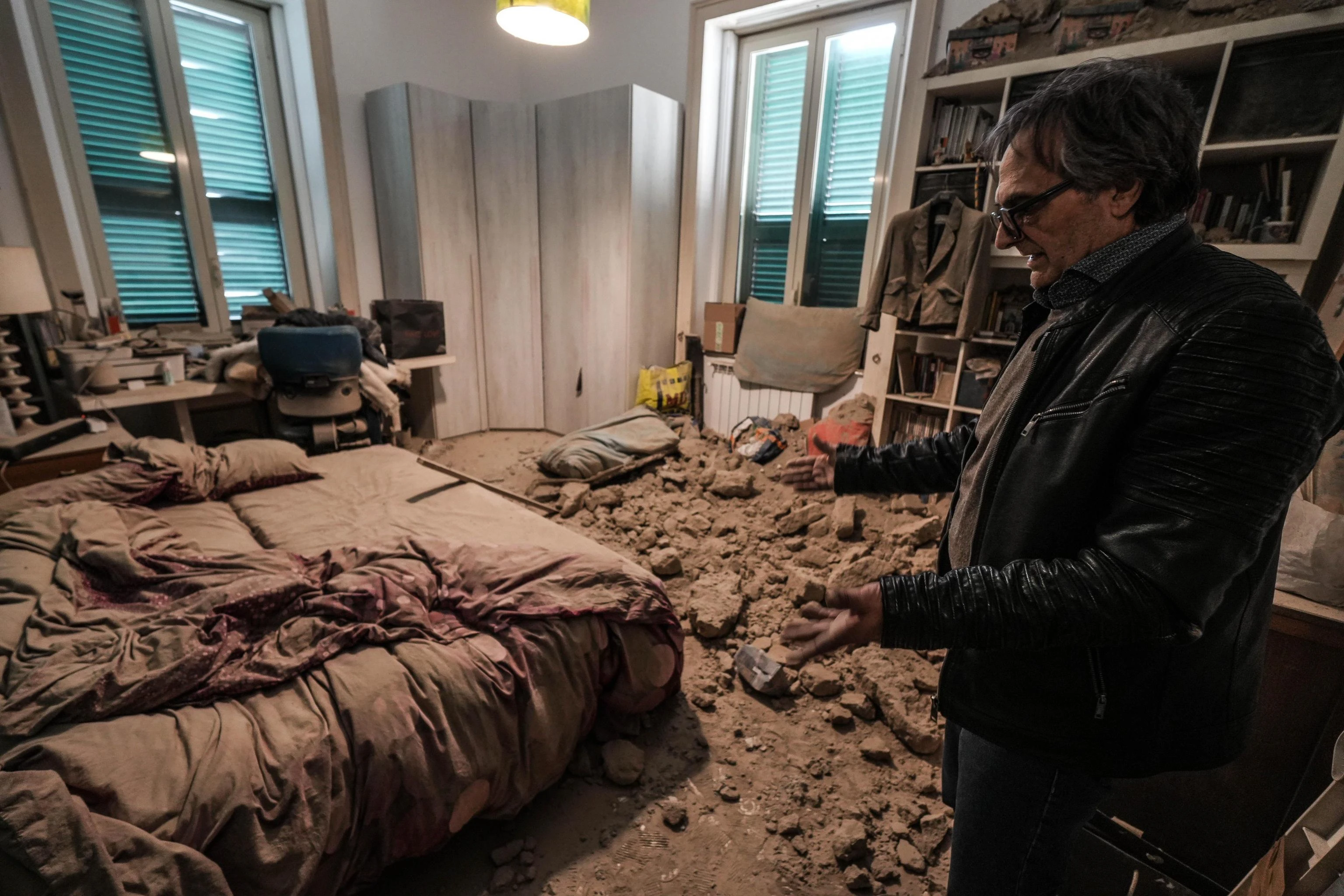Campi Flegrei, Musumeci: “Evacuazione non è da scartare. Firmerò lo stato di mobilitazione nazionale”