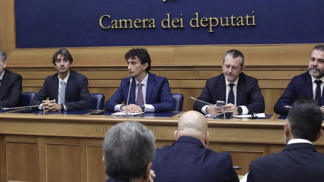 Spara al ladro in casa. Ma non sarà indagato. Meloni: 