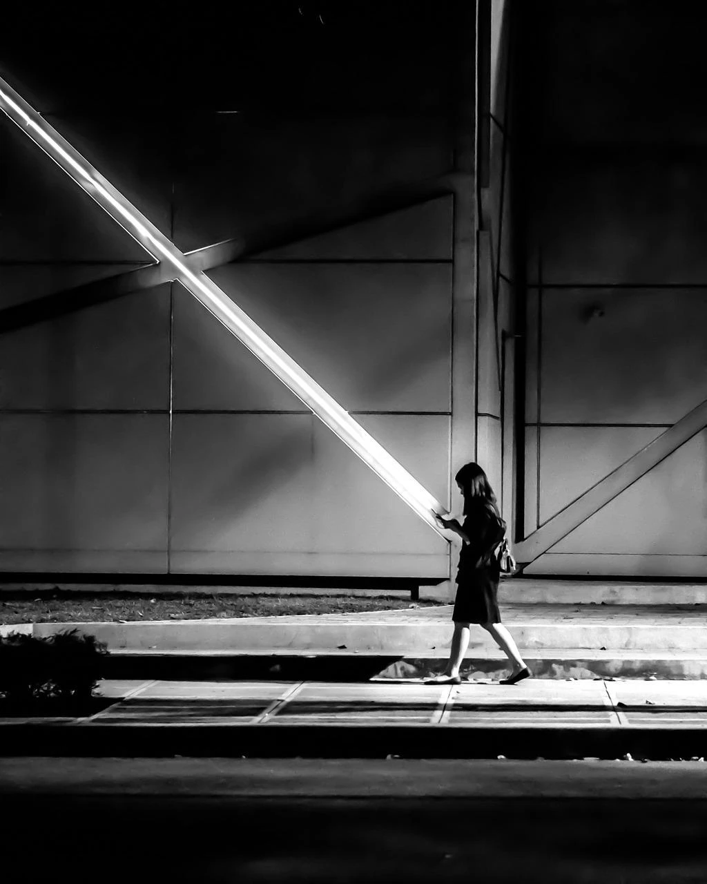 Non è libertà se c’è paura: il costo invisibile di essere donna e quelle città “vietate” di notte