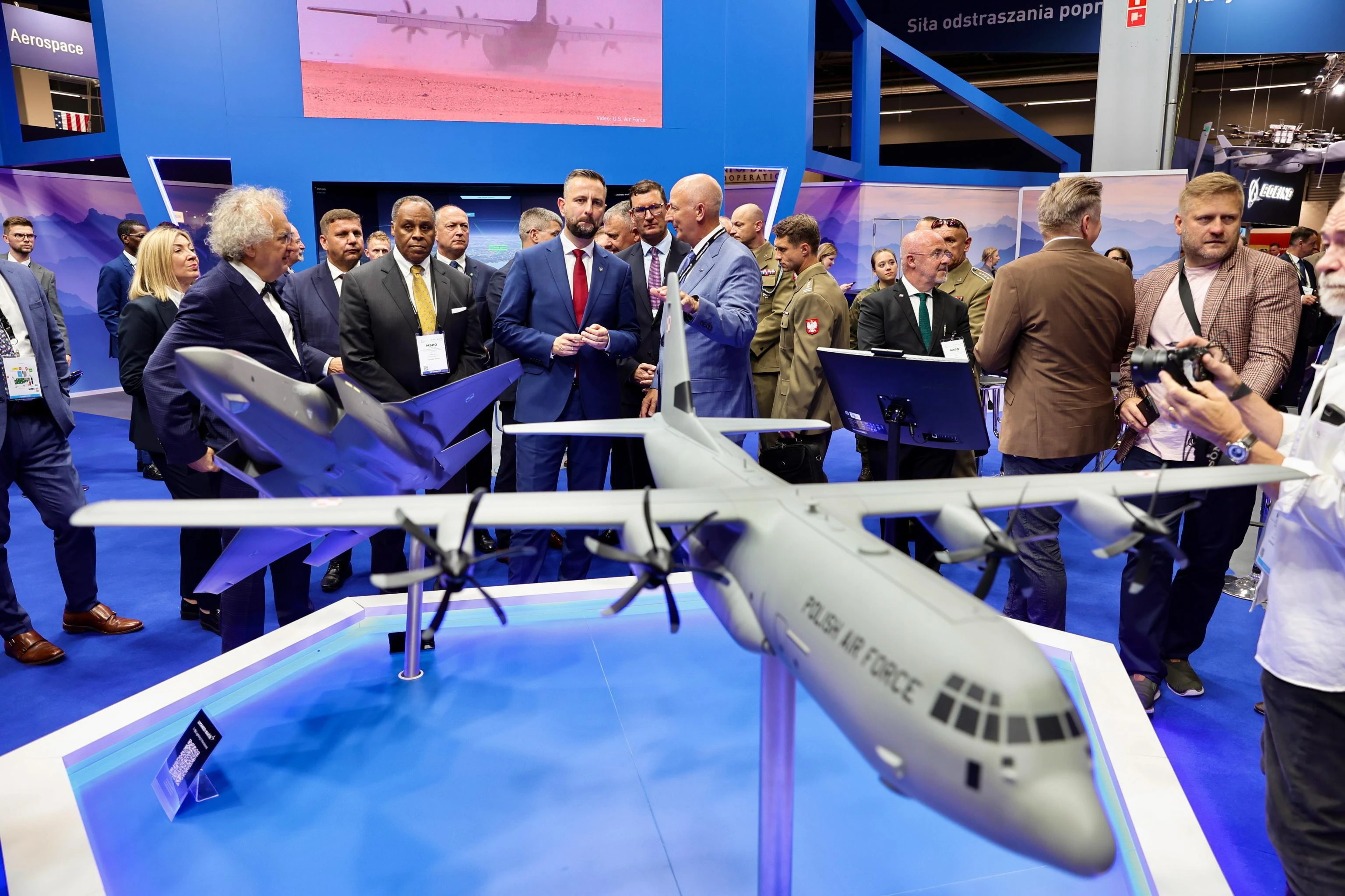Polonia e Svezia rafforzano la cooperazione militare: firmato nuovo accordo di difesa