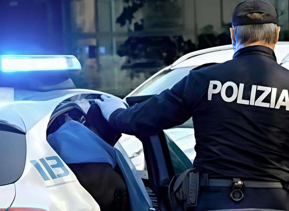 Poliziotti aggrediti dal branco a Roma: salgono a 9 gli arresti. Espulso il pusher che ha innescato la violenza