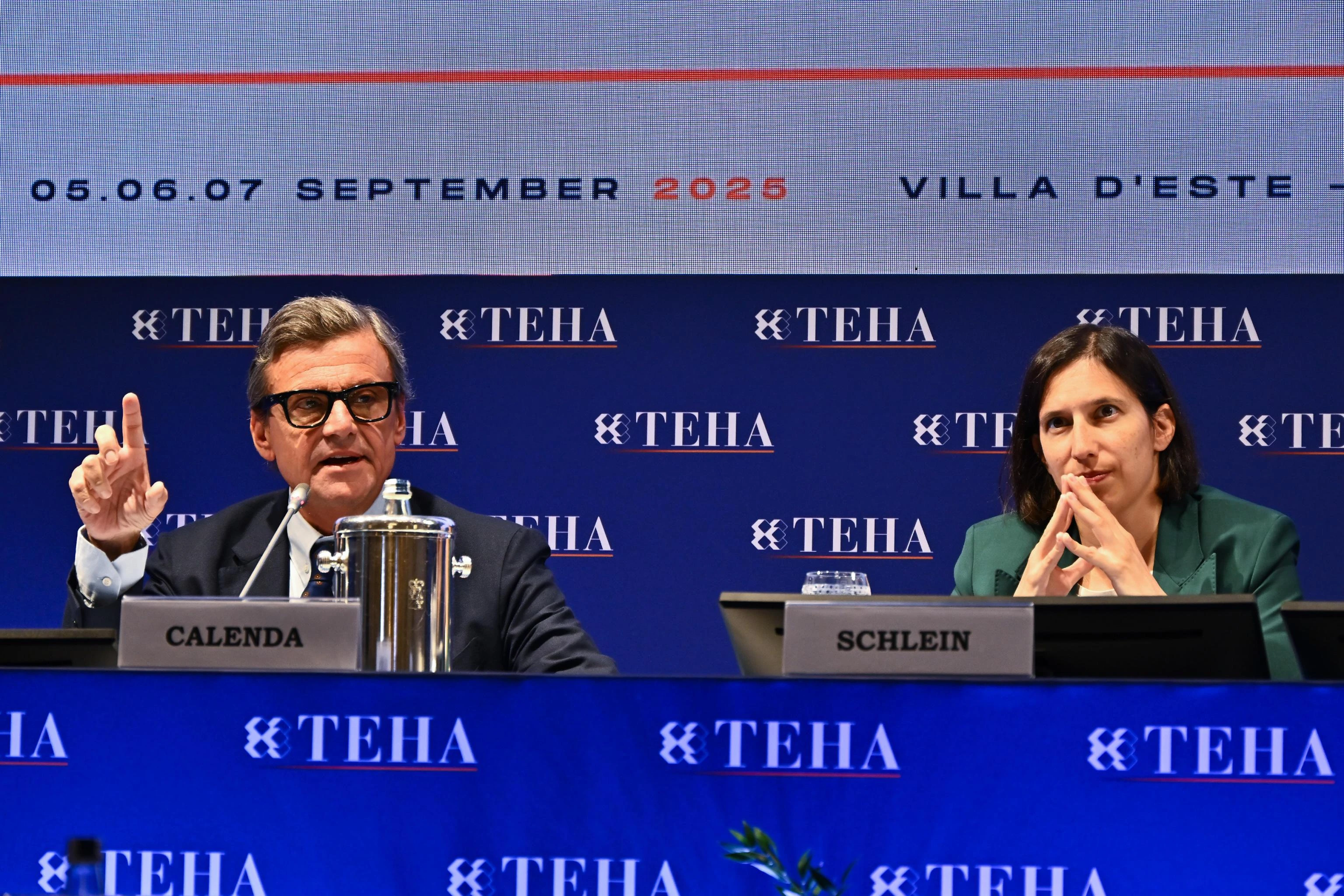 Opposizione divisa, Bonelli attacca Calenda: “Sta con Meloni”. E lui: “Io mai con Fico e Tridico”