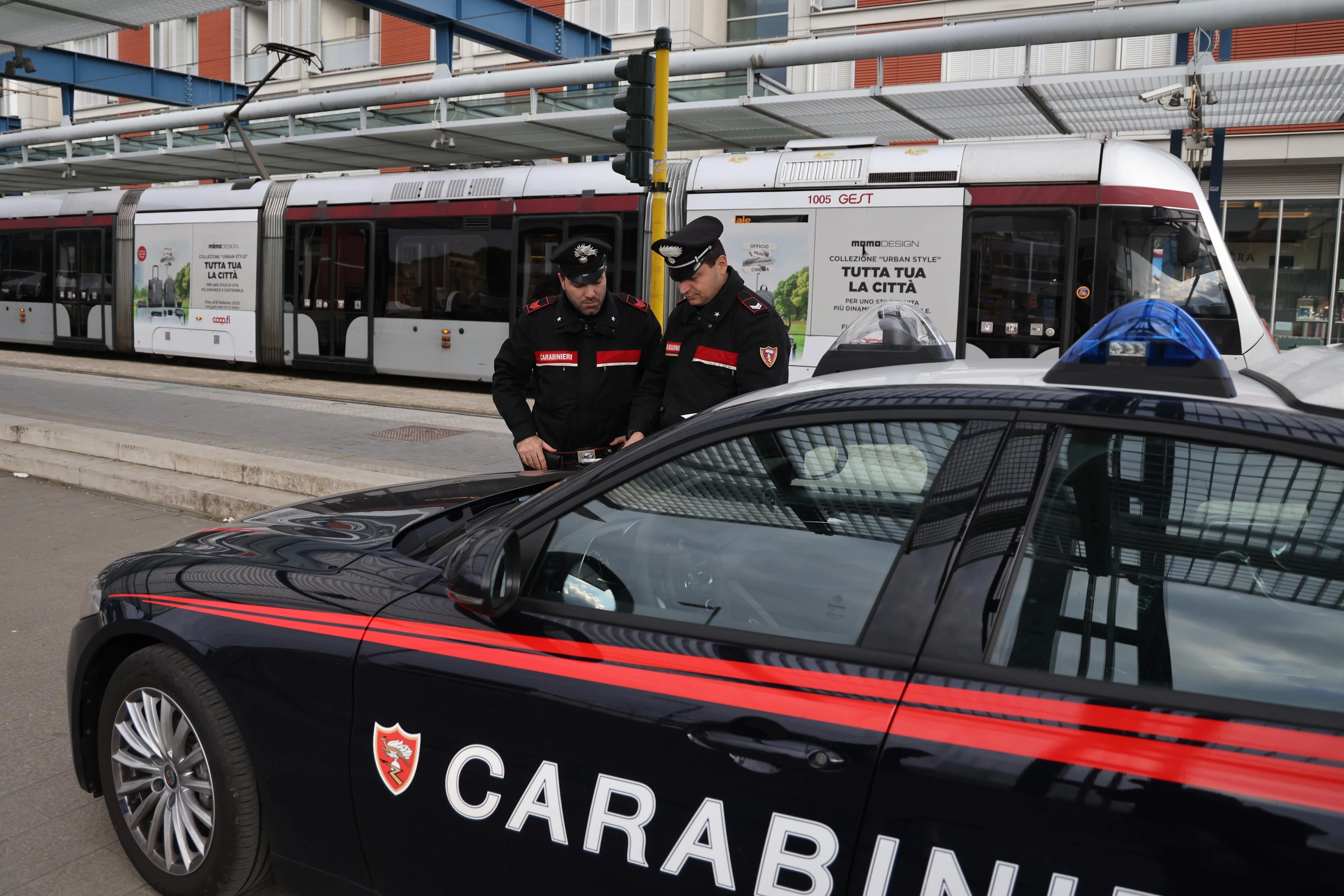 Notte choc di una ragazza a Firenze. “Violentata e tramortita”. E’ caccia allo stupratore