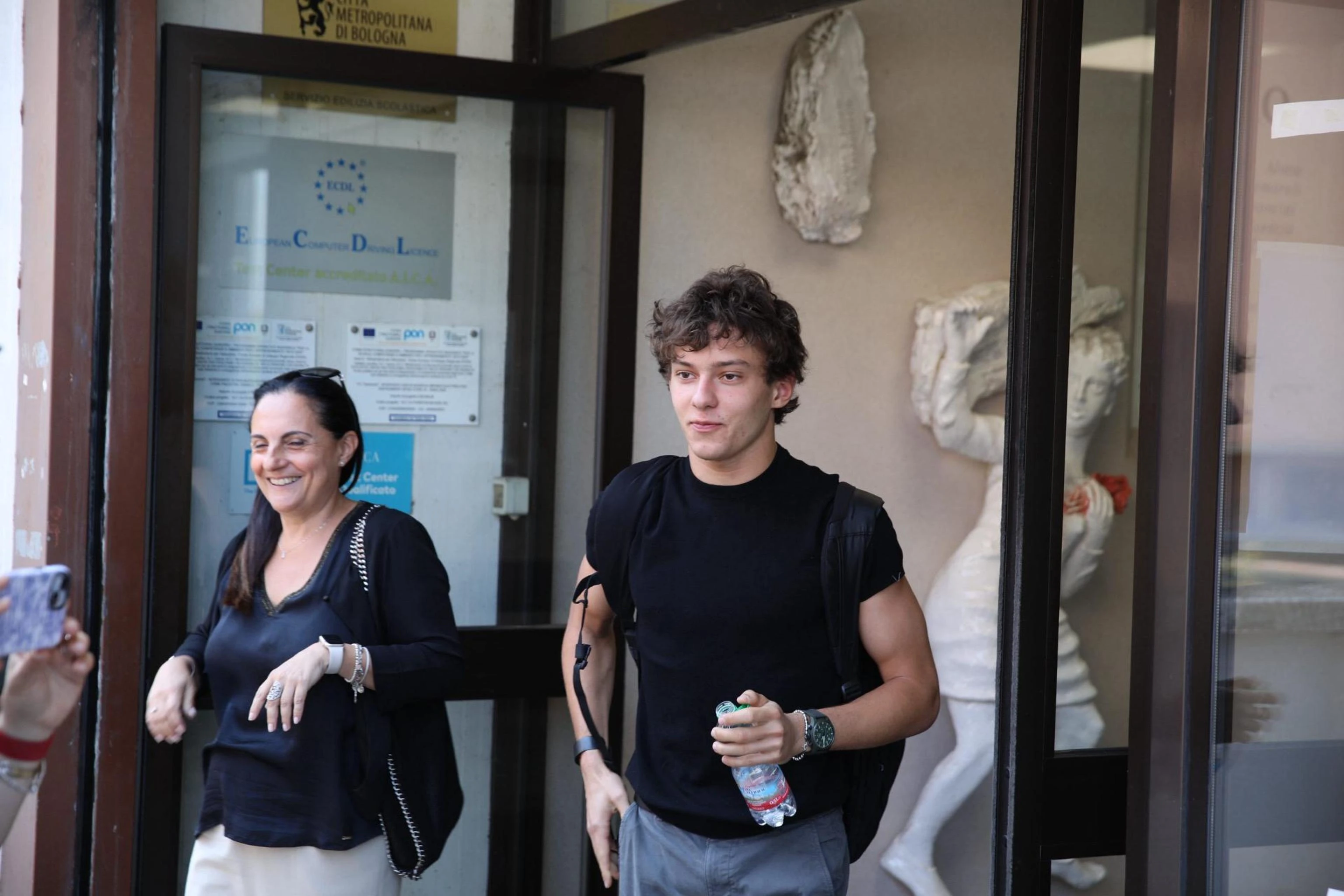 La maturità di Kimi Antonelli: “Mi preoccupa l’orale, sono un po’ indietro con il programma” / Video