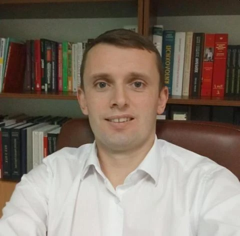 Il politologo: “Trump non si fida di Kiev. E l’Ucraina rischia la spartizione”