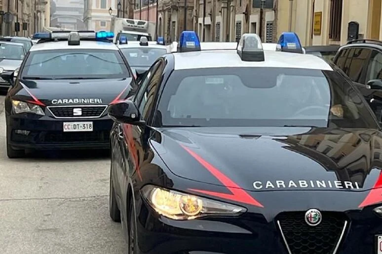 Segregata e stuprata per 5 giorni a Mestre: 32enne riesce a scappare. Fermato un uomo