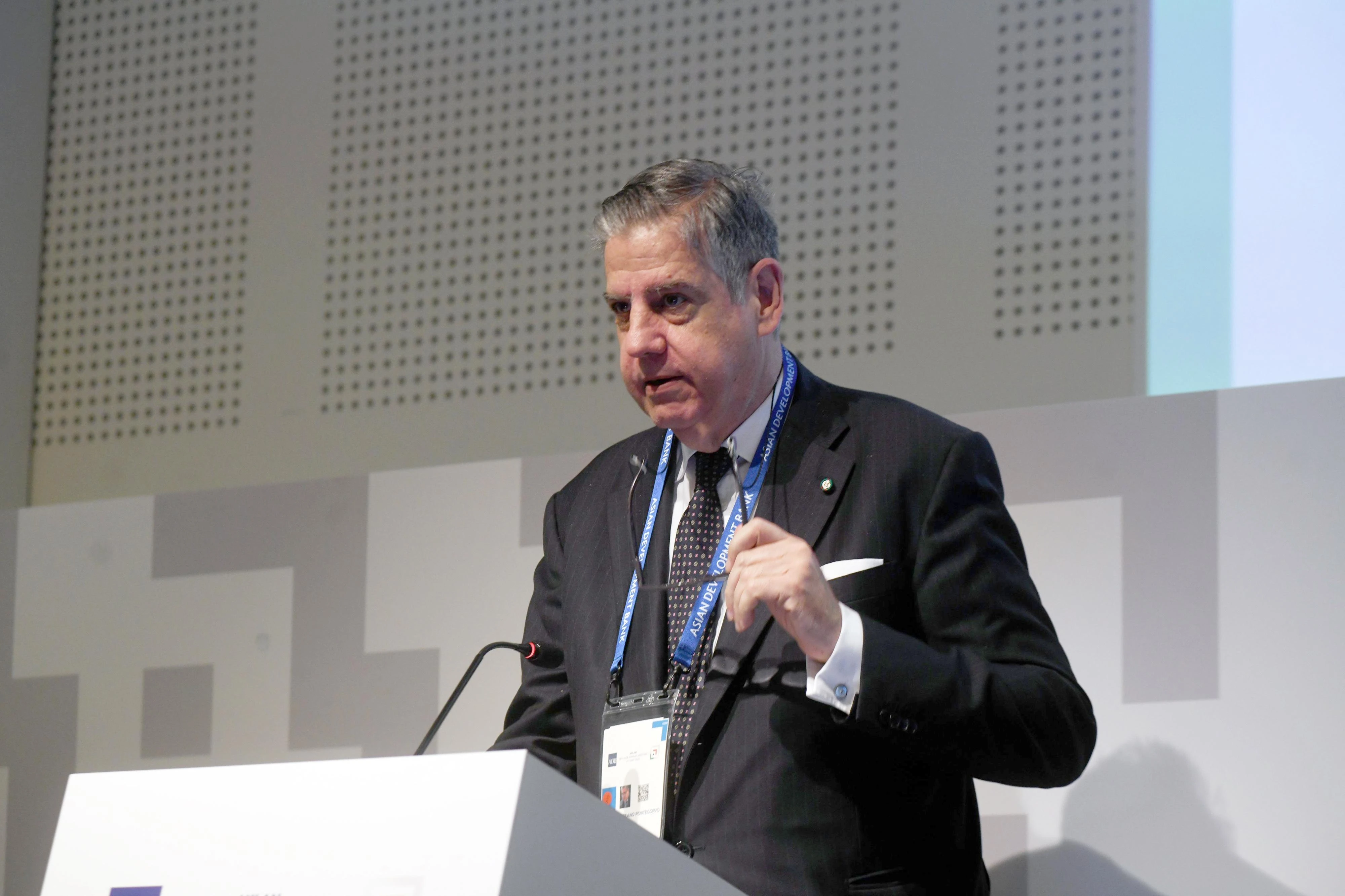 Difesa, il presidente di Leonardo: “Più missili e competenze digitali”