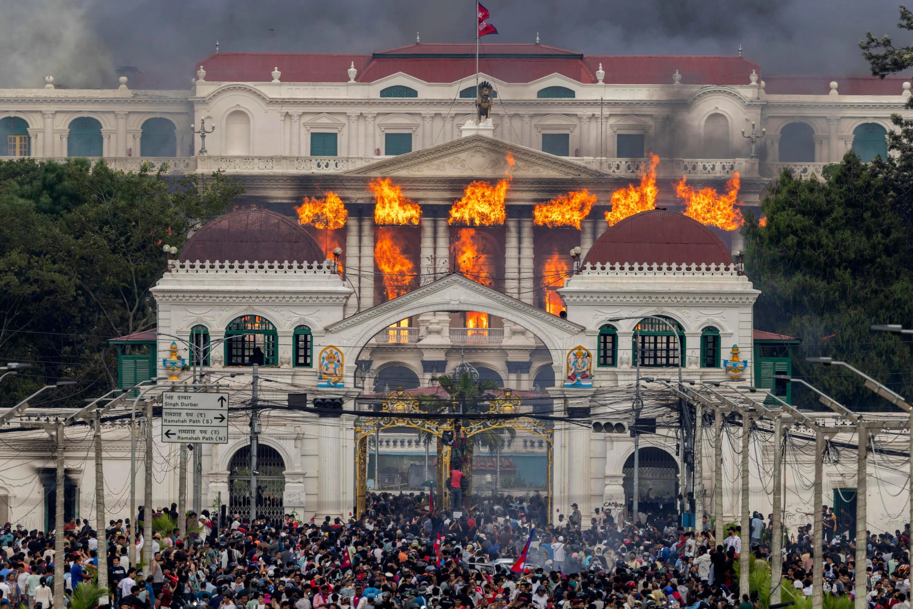 Cosa sta succedendo in Nepal. Proteste e caos, la situazione è precipitata