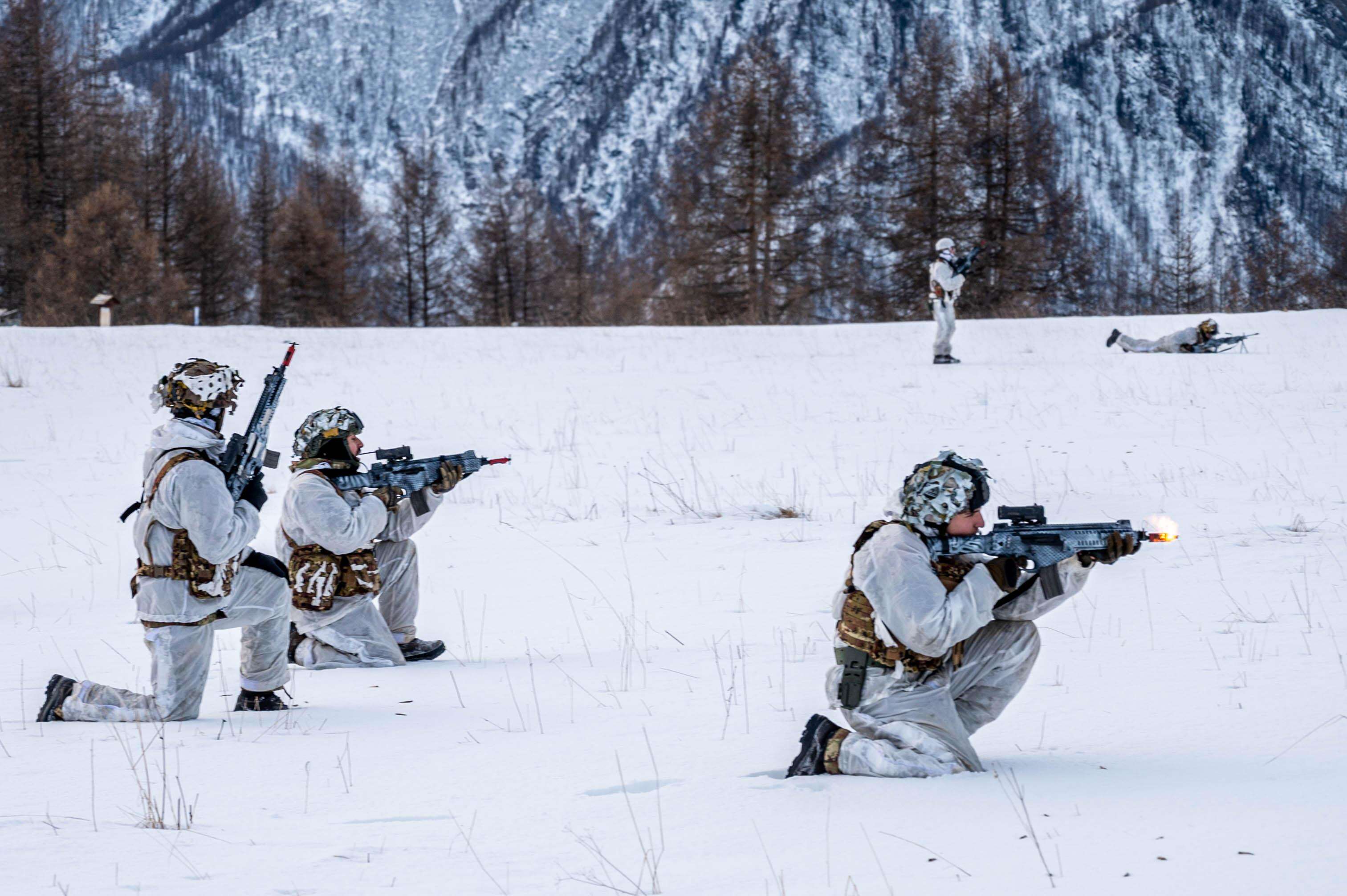 Volpe bianca 2025, la maxi esercitazione degli Alpini in Val Pusteria: test sulla capacità di guerra artica