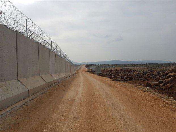 Turchia, un muro al confine con la Grecia per fermare il flusso di migranti