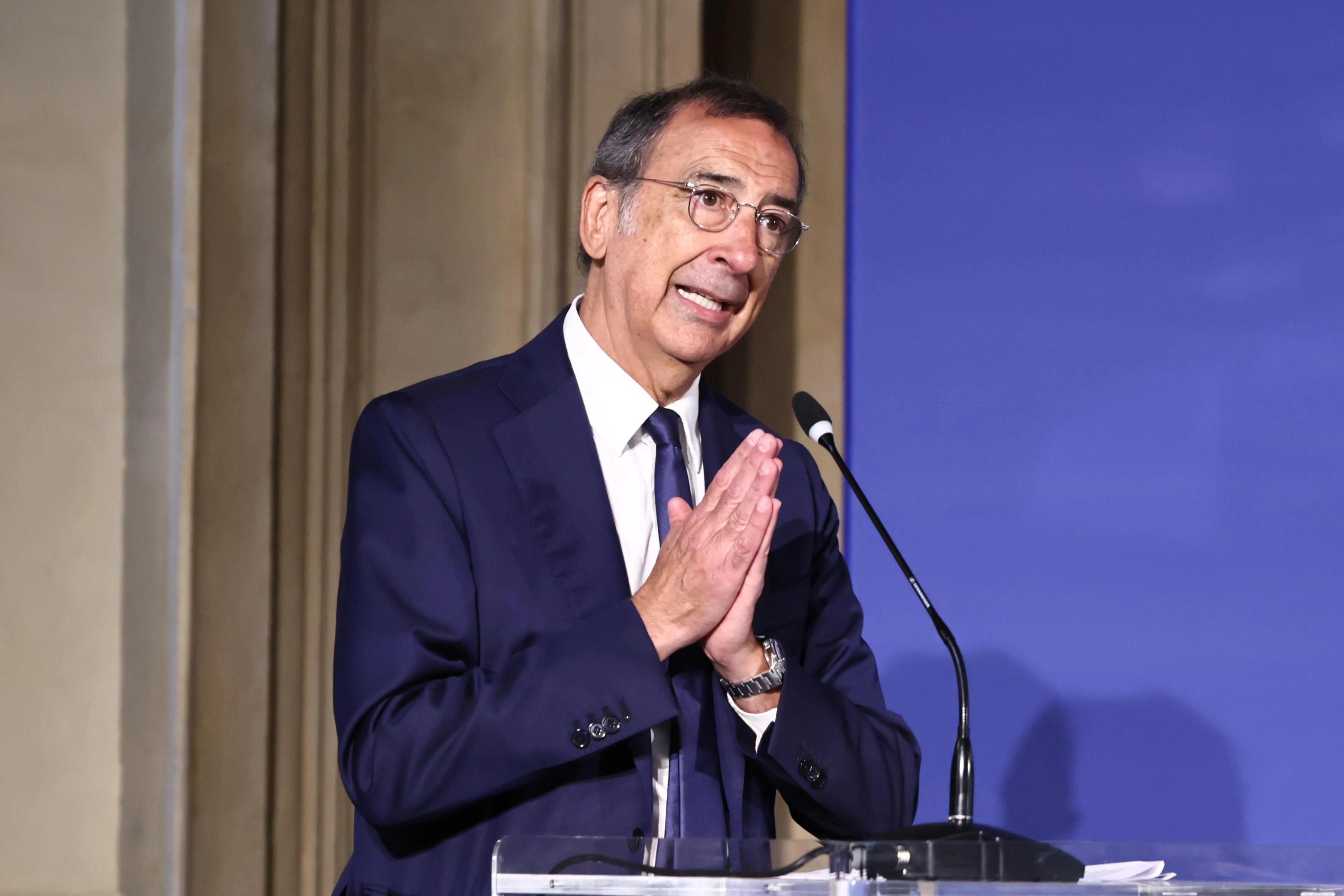 Beppe Sala, le accuse non fermano il sindaco. Il messaggio alla giunta: 