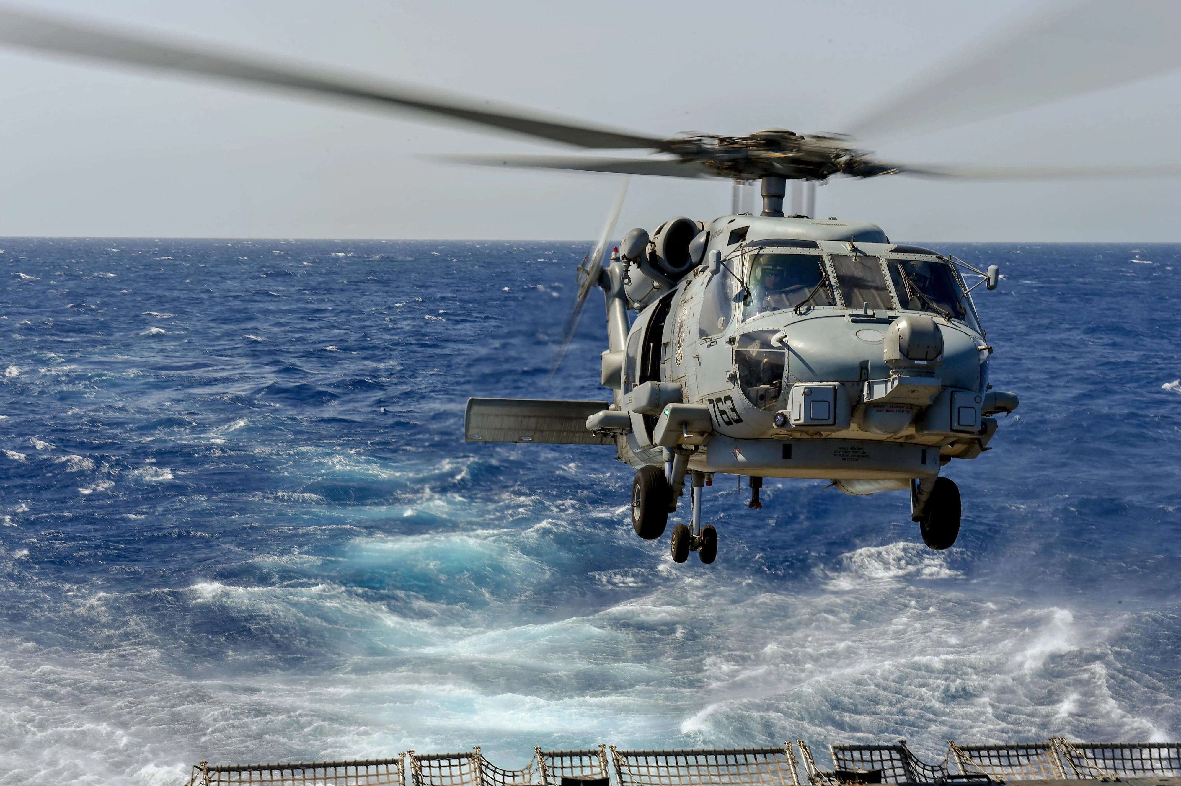 Lo strano caso dei due velivoli Usa schiantati in 30 minuti nel Mar Cinese