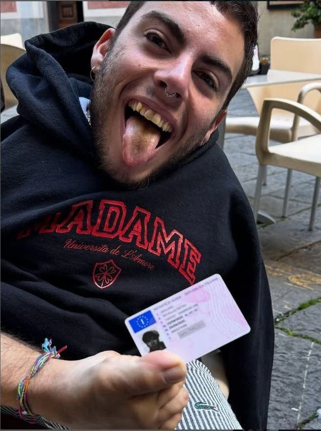 Senza braccia dalla nascita: 