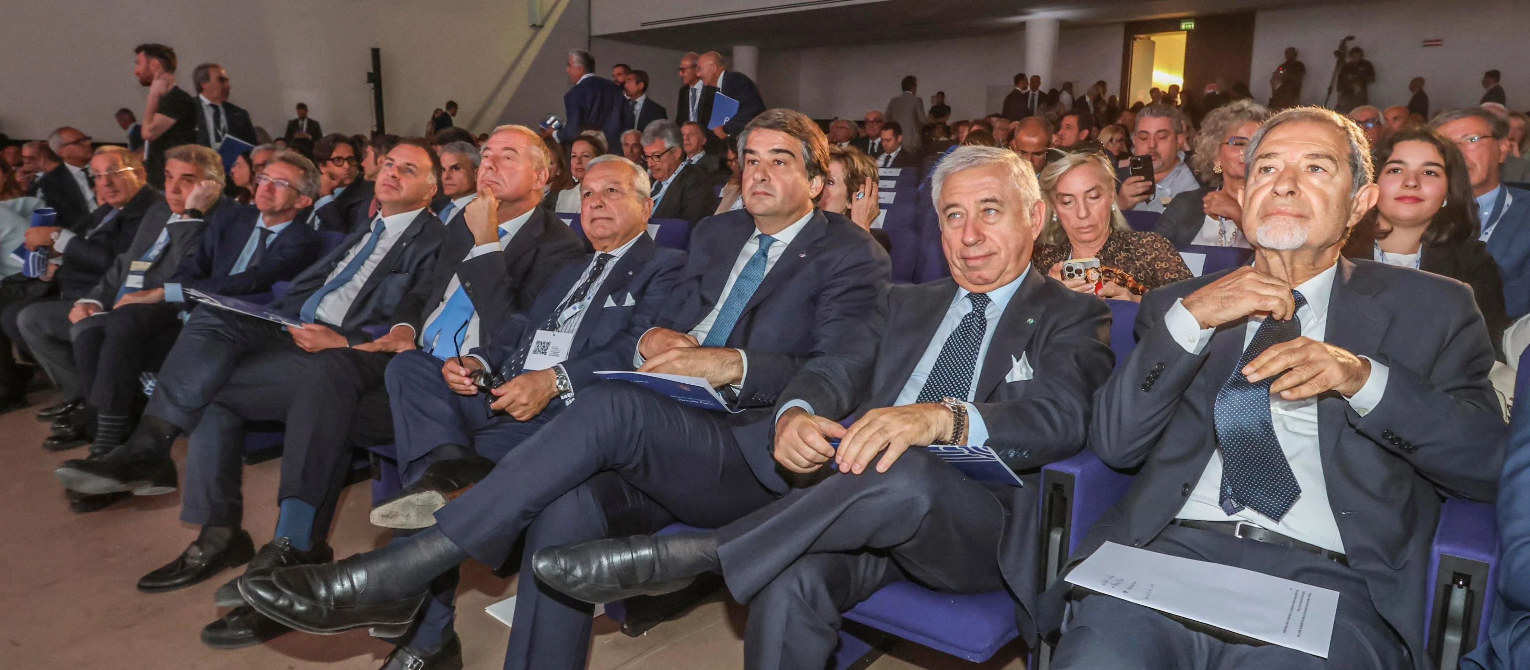 Assemblea industriali Napoli, sotto i riflettori il futuro della città