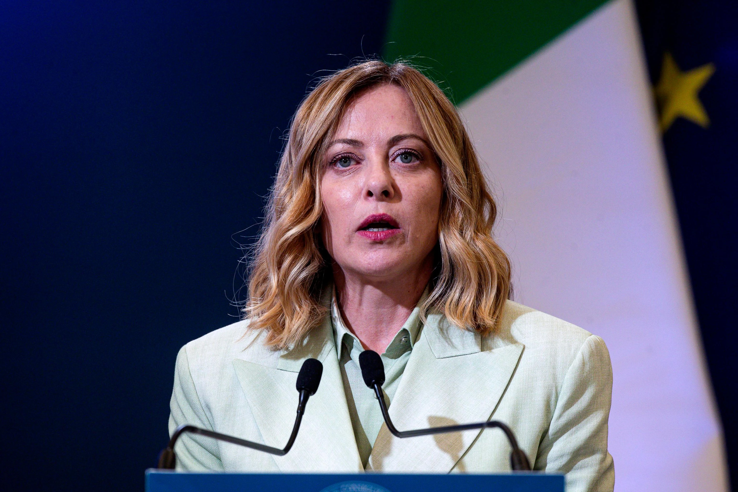 Meloni: “Contro di me attacchi sessisti nel silenzio dei paladini dei diritti. Leali con Trump, ma non subalterni”