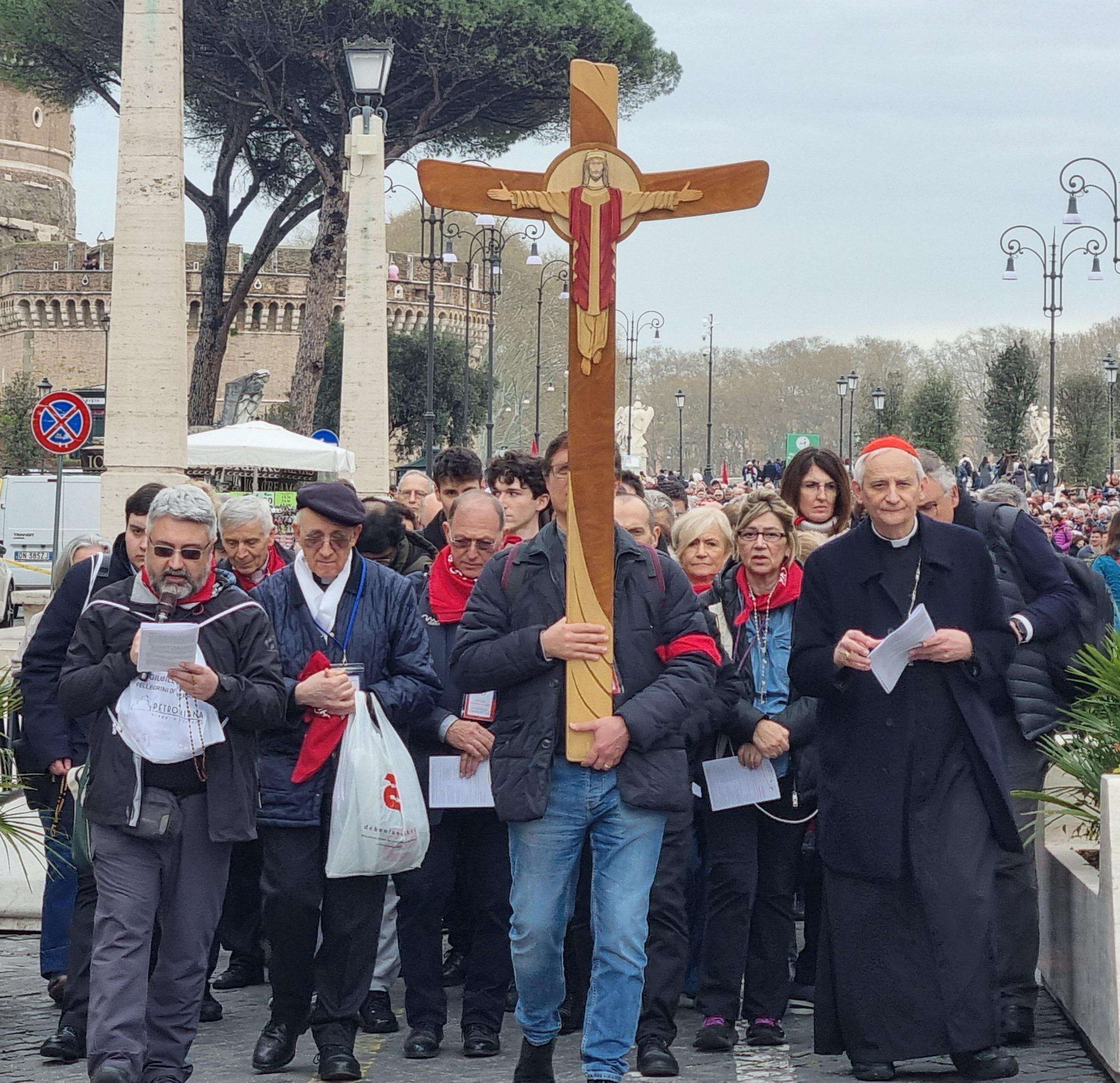 Dimissioni di Papa Francesco, la gioia del cardinale Zuppi: “Continueremo a pregare per lui”