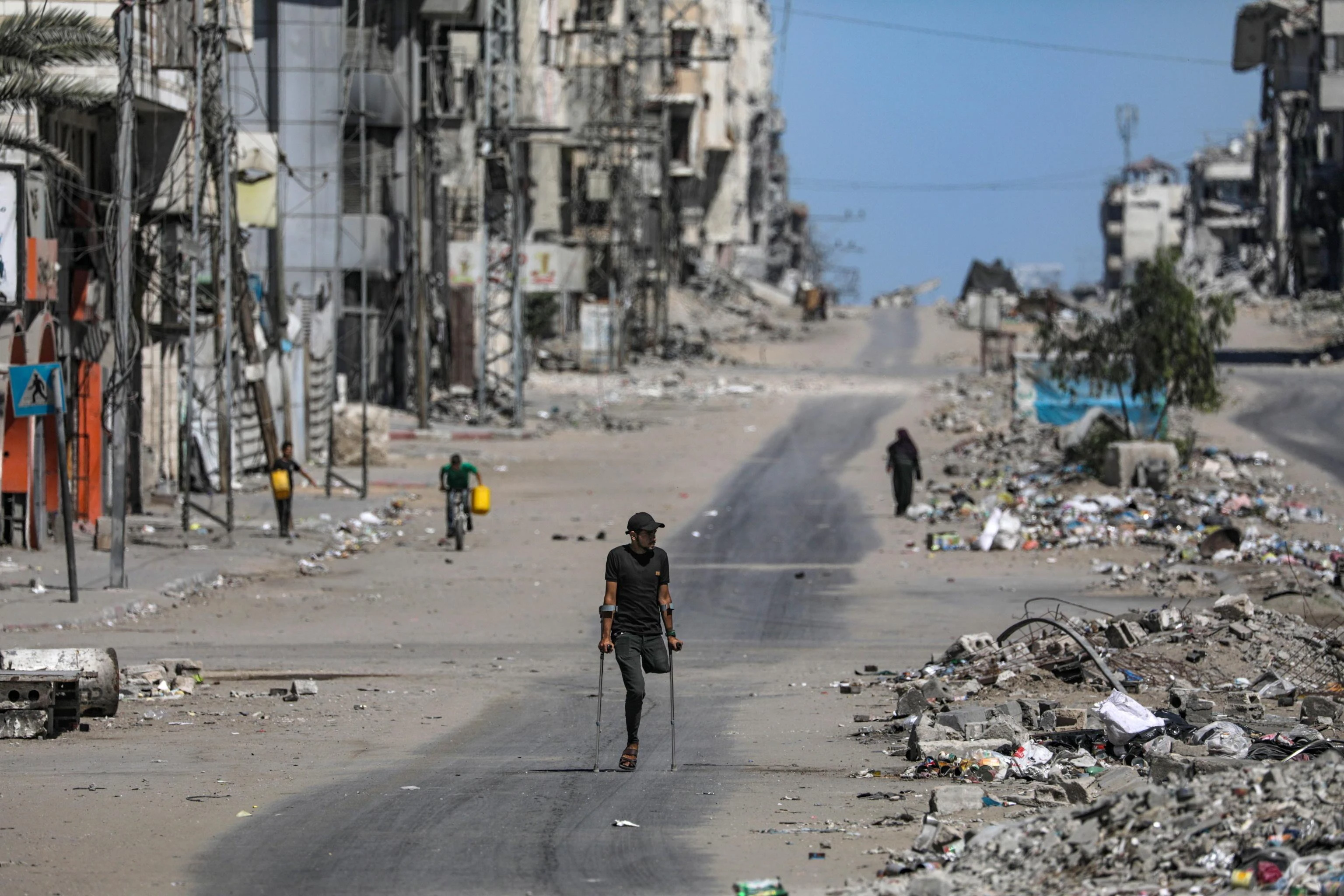 Gaza, il piano di Trump in bilico. Le clausole di Hamas: “O non consegniamo le armi”. E l’estrema destra israeliana tifa per la guerra