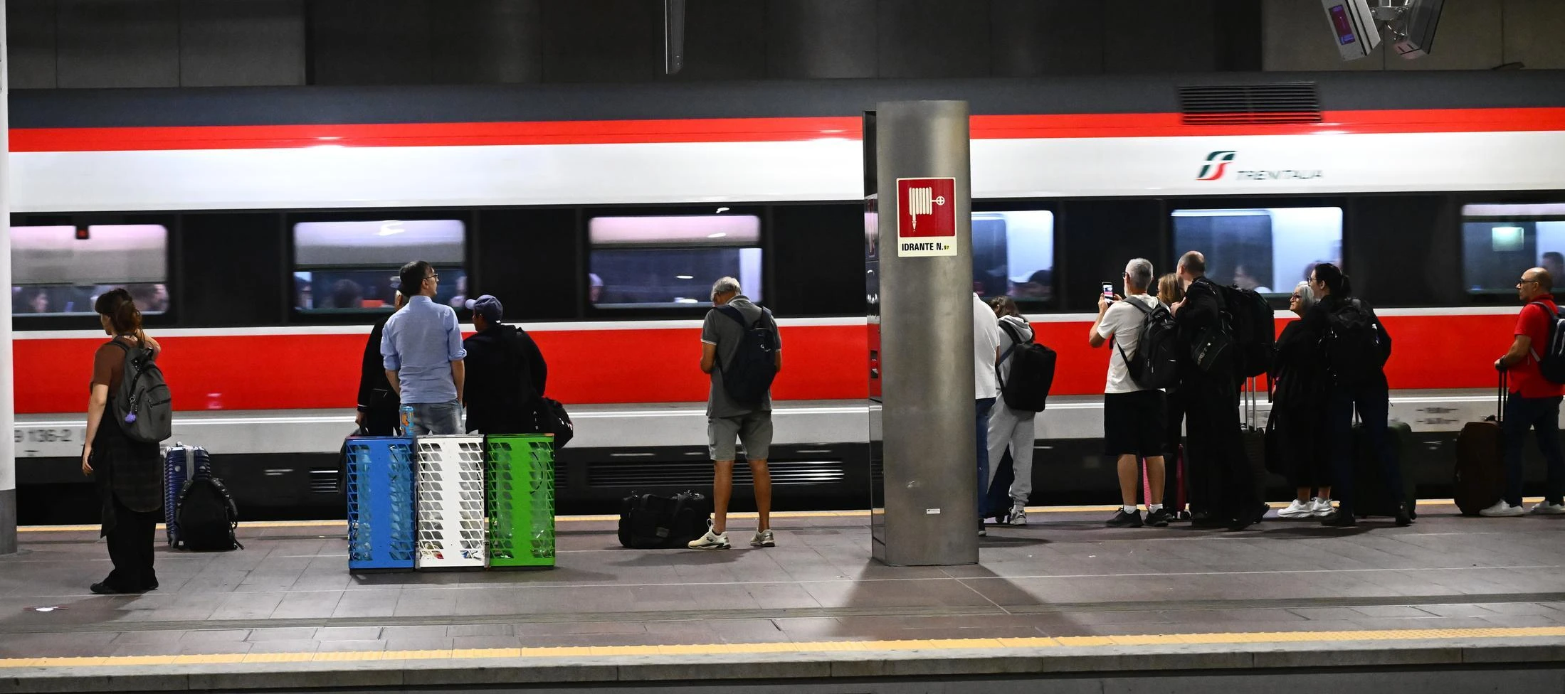 Treni fermi fino a 2 ore sull'Alta Velocità Milano-Bologna: cos’è successo a Reggio Emilia