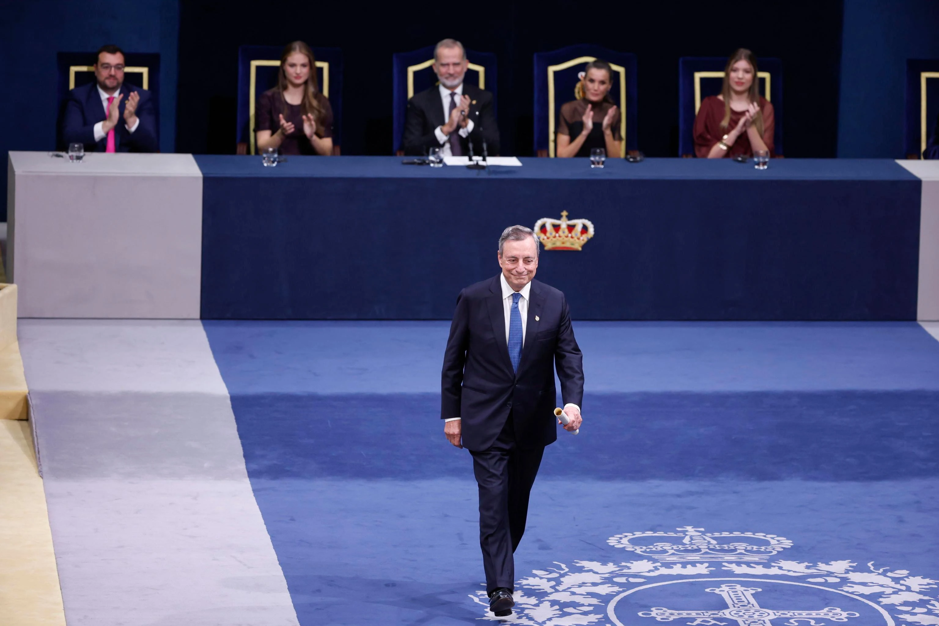 Il discorso di Draghi a Oviedo: “L’Europa è sotto attacco. Serve un federalismo pragmatico”