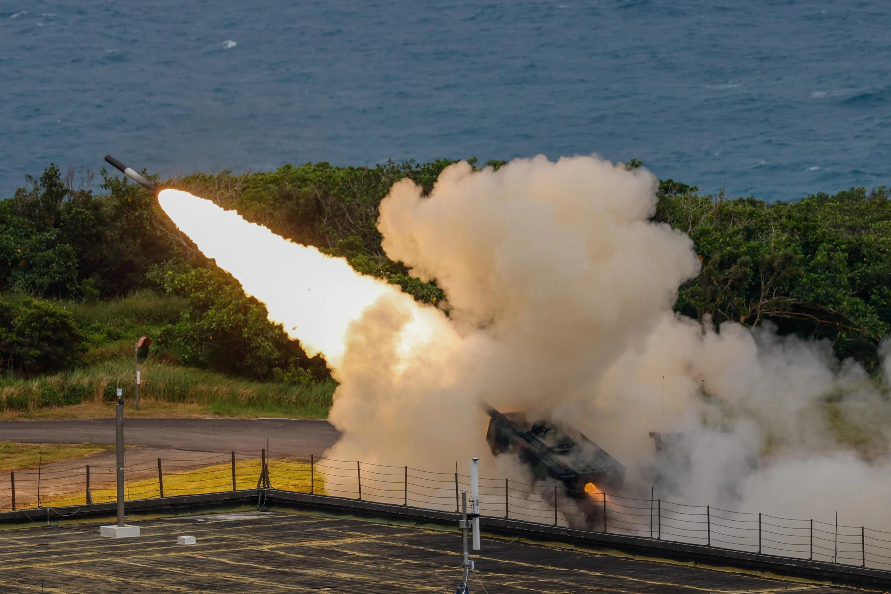 Taiwan testa i missili Himars con proiettili veri. Per gli esperti Taipei pronta in 5 anni, ma Cina potrebbe attaccare entro due