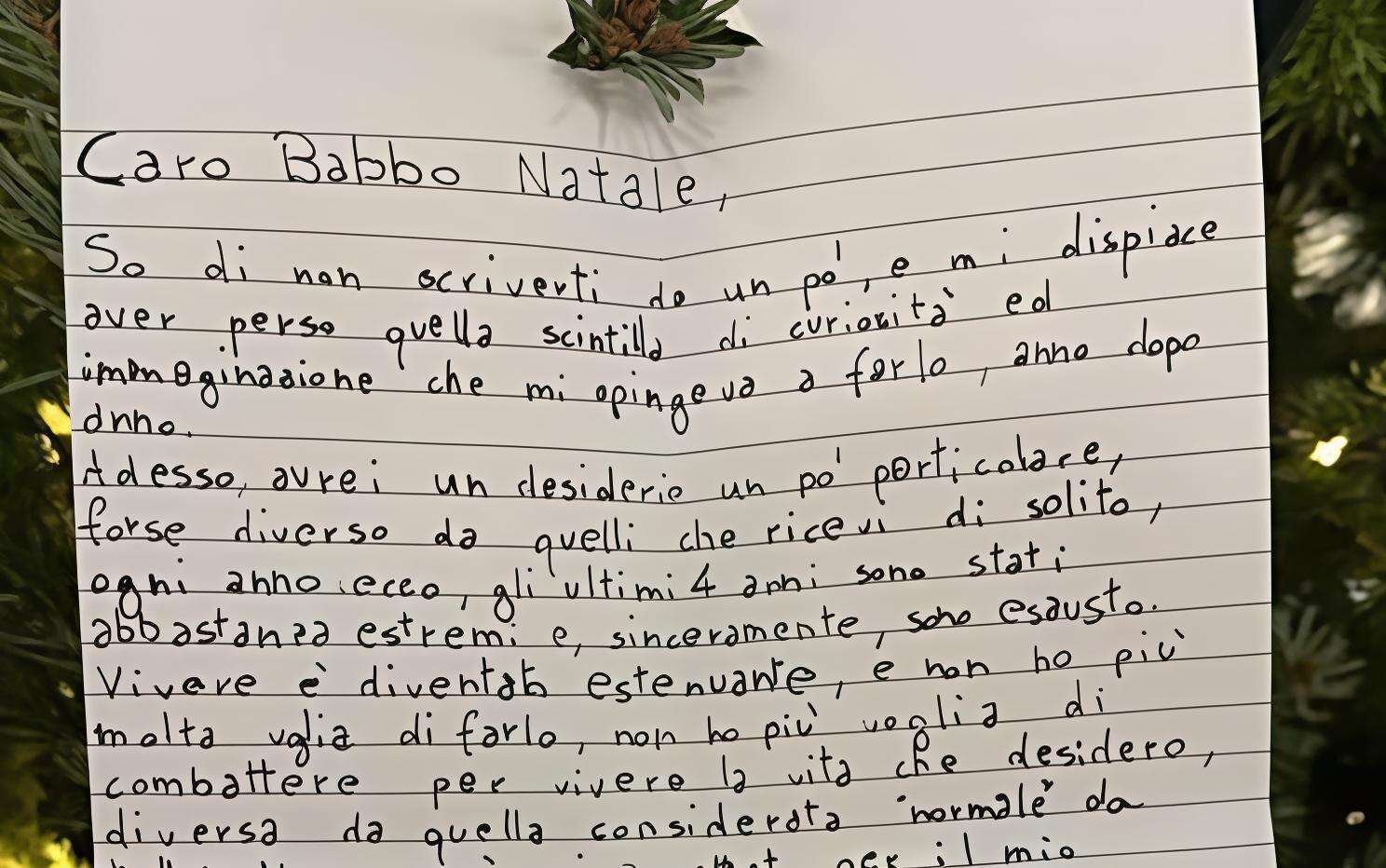 Lascia lettera disperata sull’albero di Natale. La prof: 