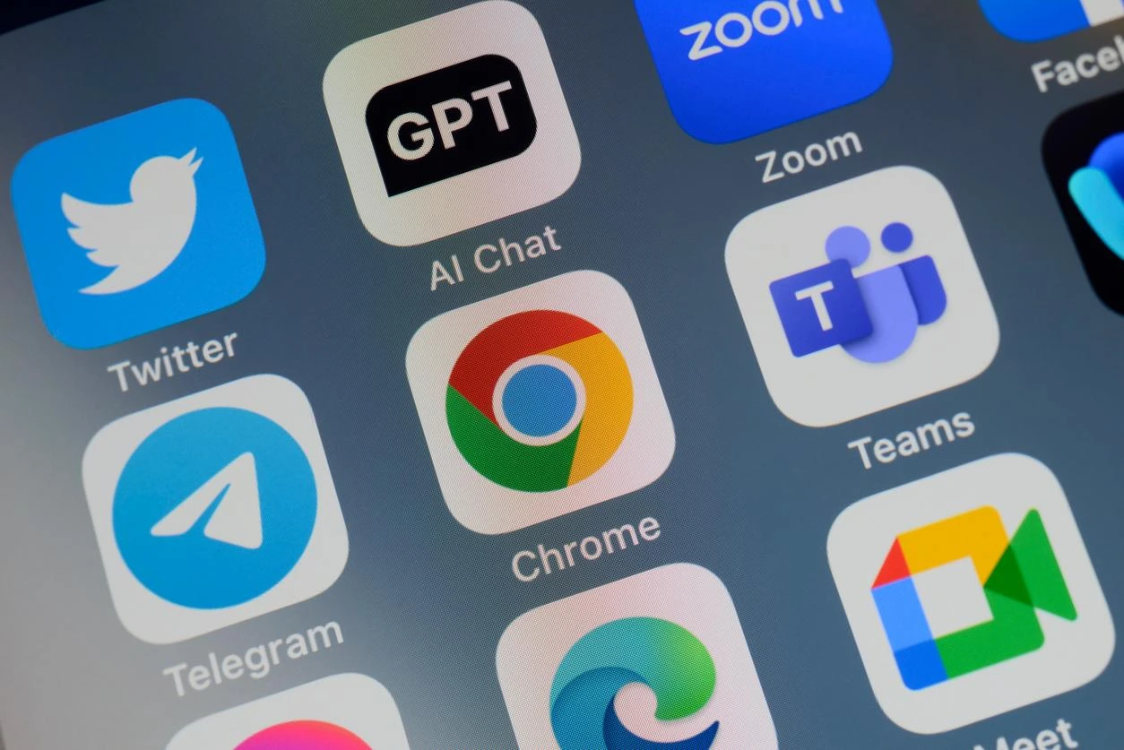 ChatGpt down oggi in tutto il mondo, cosa sta succedendo al chatbot di intelligenza artificiale e perché non funziona