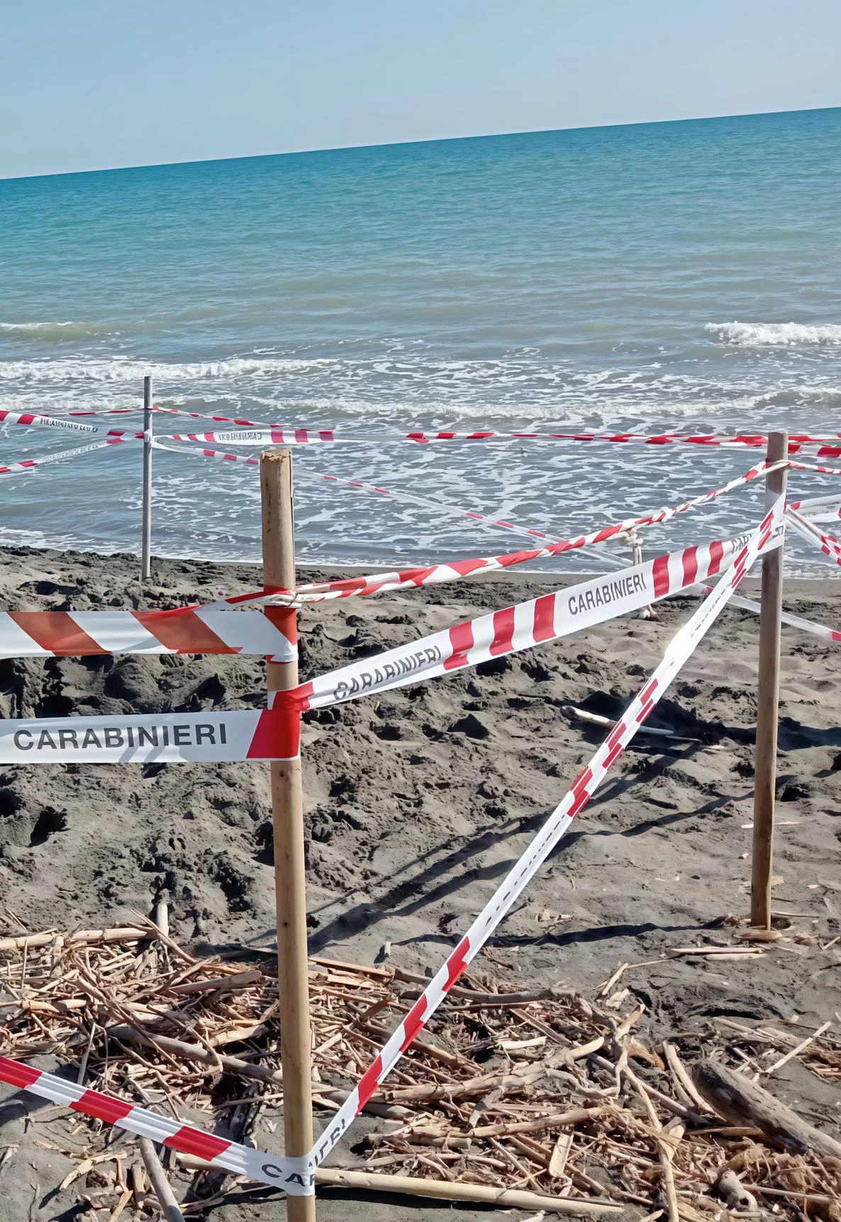 Sepolto vivo dalla sabbia. I soccorsi 40 minuti dopo