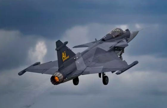 Centaur, il sistema Ai per i caccia da combattimento testato con successo sul Gripen svedese