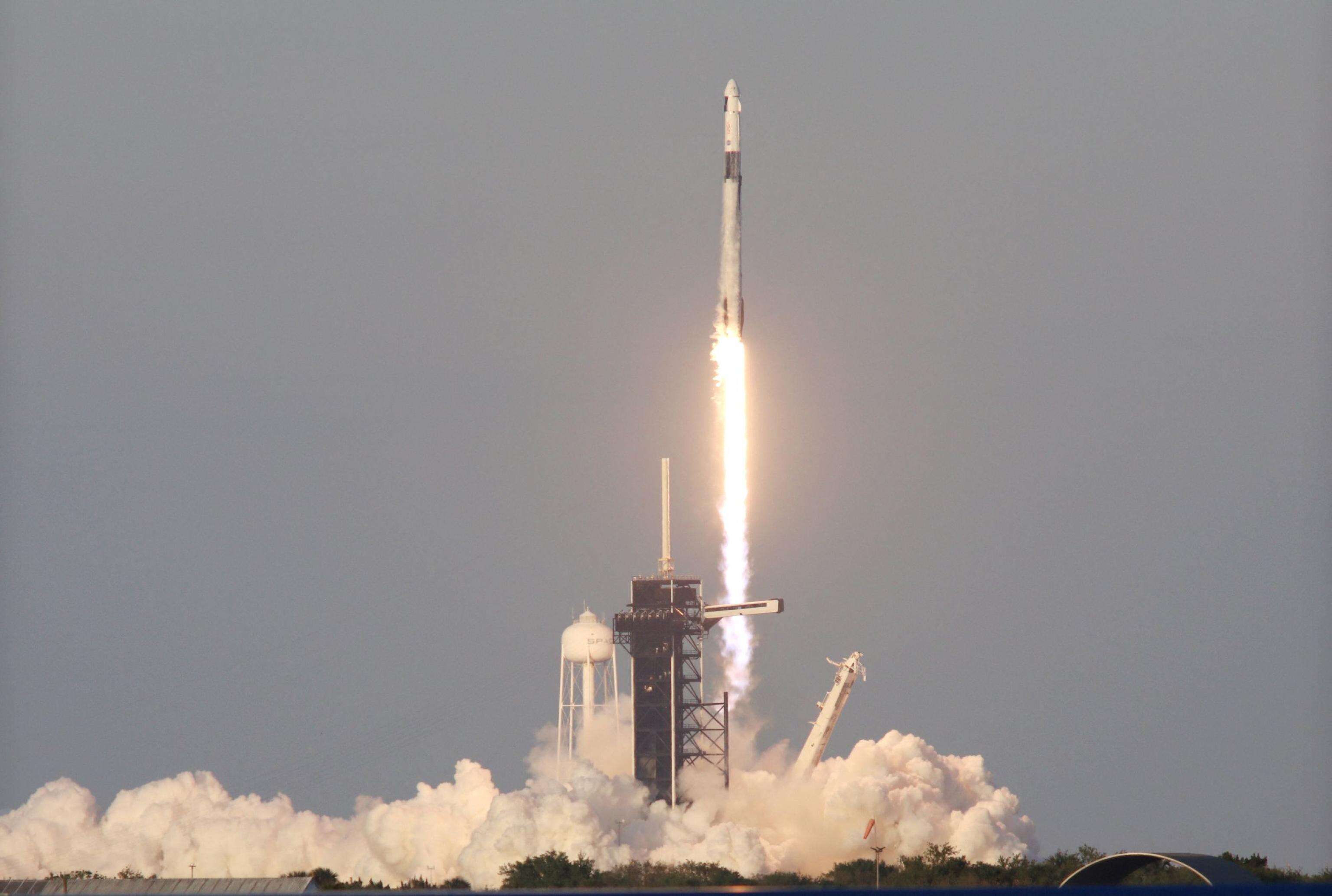 Partita la missione Nasa-SpaceX per recuperare i due astronauti da 9 mesi bloccati sull’Iss