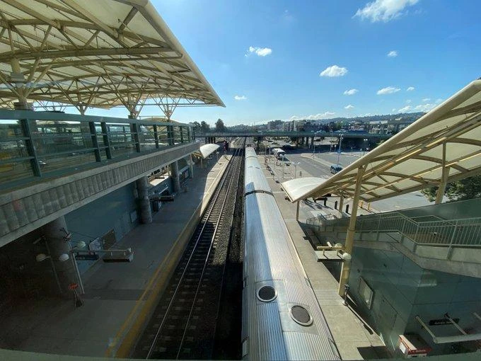 Trasporti senza pace negli Usa. Dopo il blackout dei radar all’aeroporto di Newark, treni in tilt a San Francisco