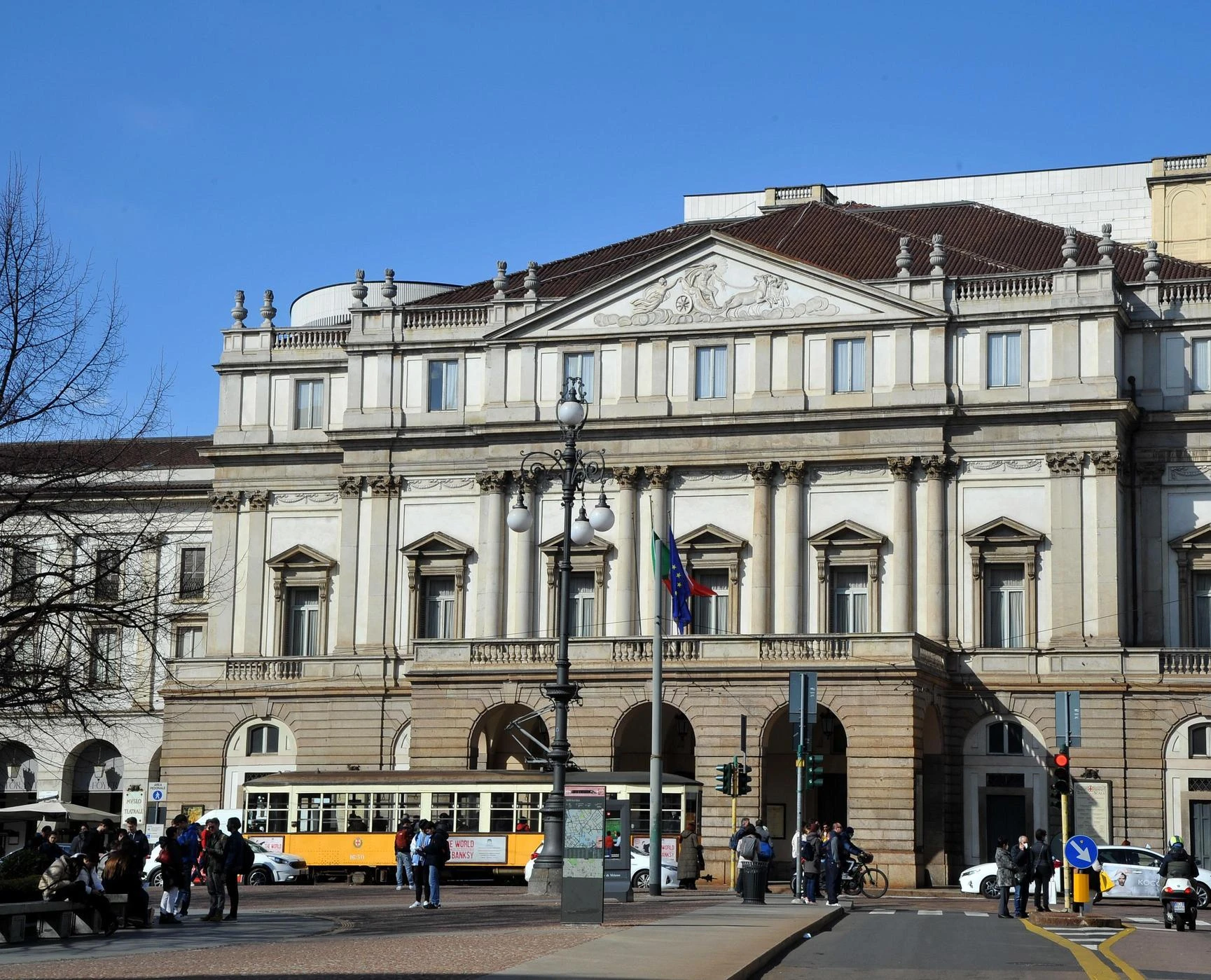 Il caso alla Scala . Urlò: 
