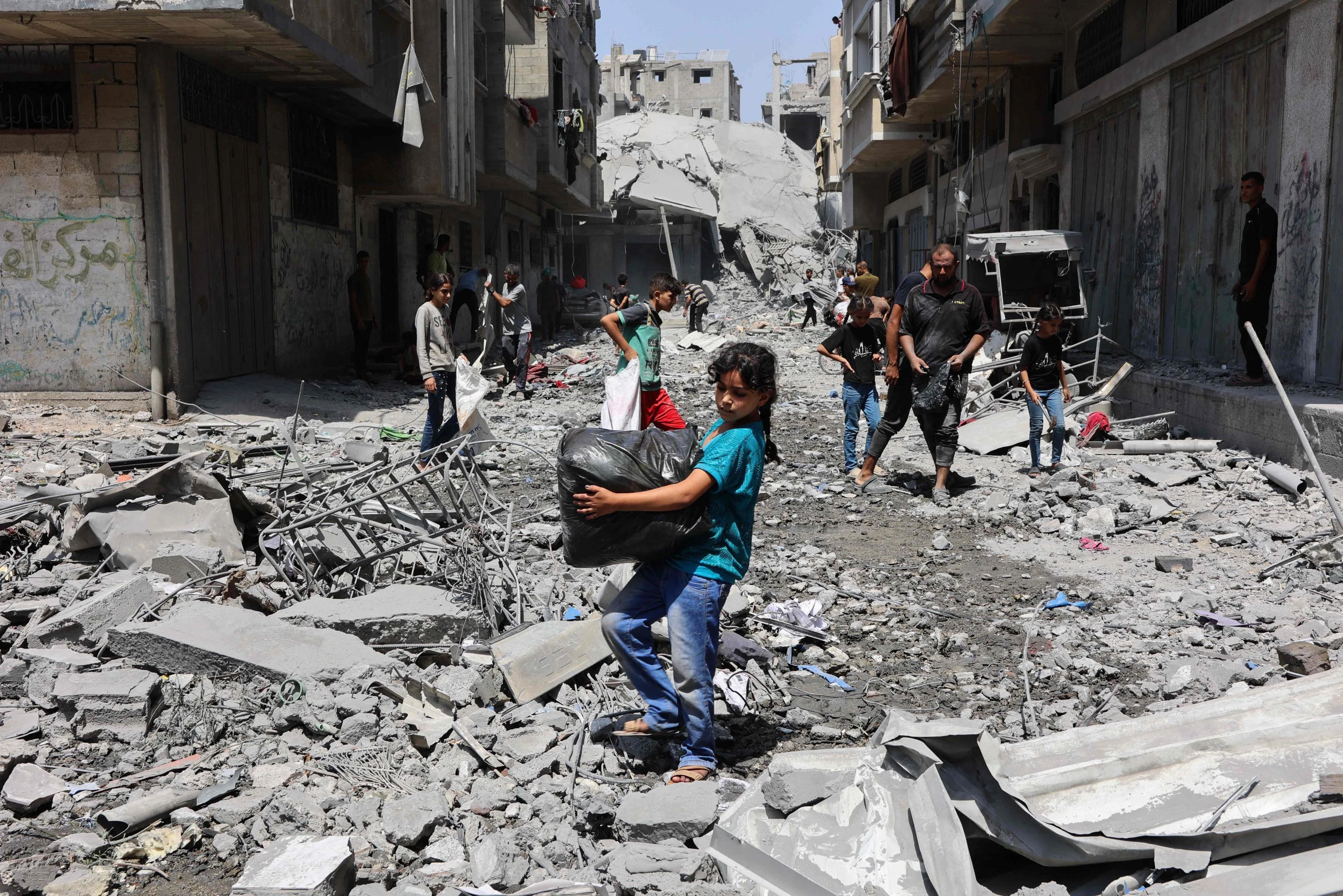 Cisgiordania spezzata in due, Israele vara il maxi insediamento. E chiama i riservisti per invadere Gaza