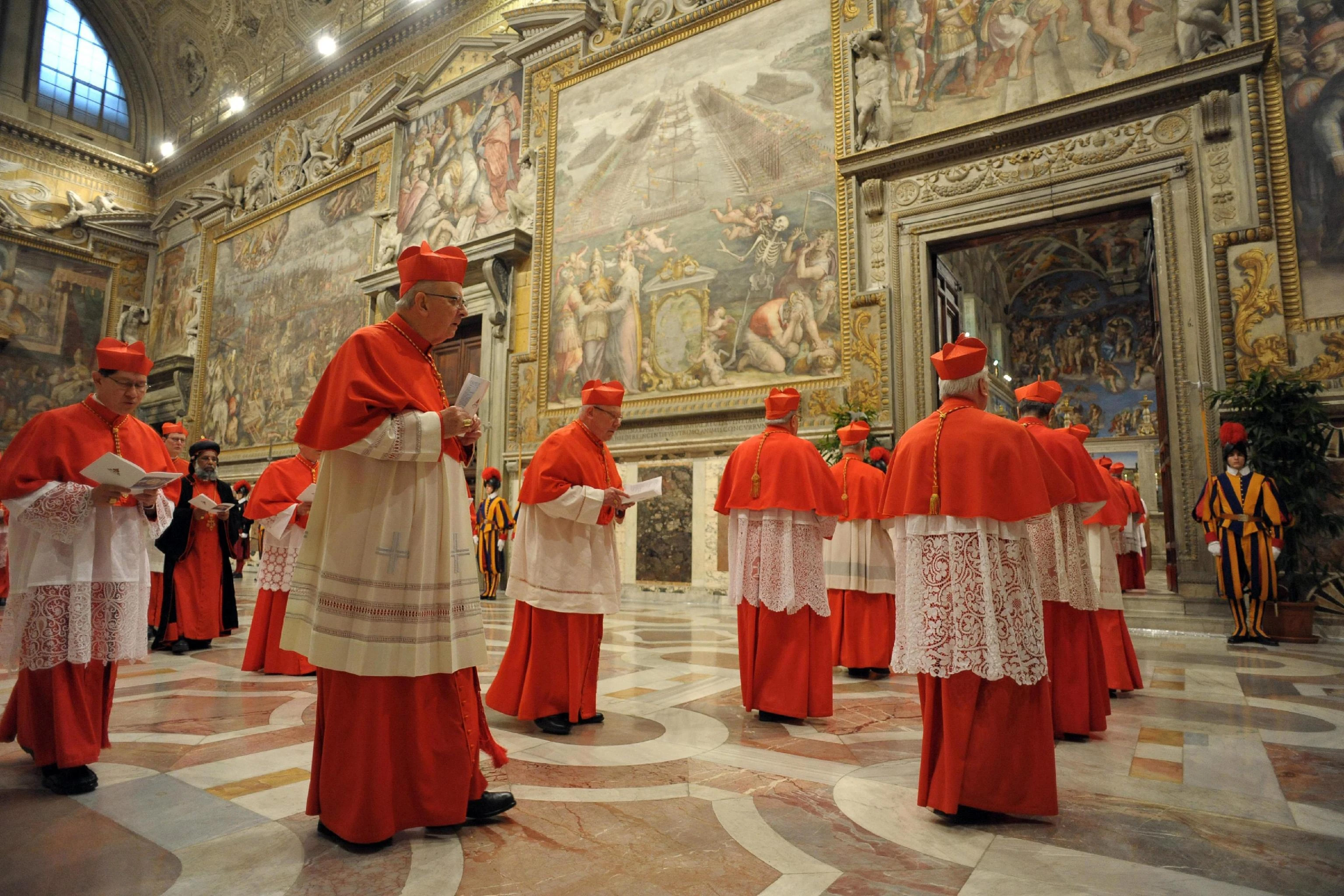 I voti degli ultimi conclavi: così sono stati eletti Bergoglio, Ratzinger e Wojtyla