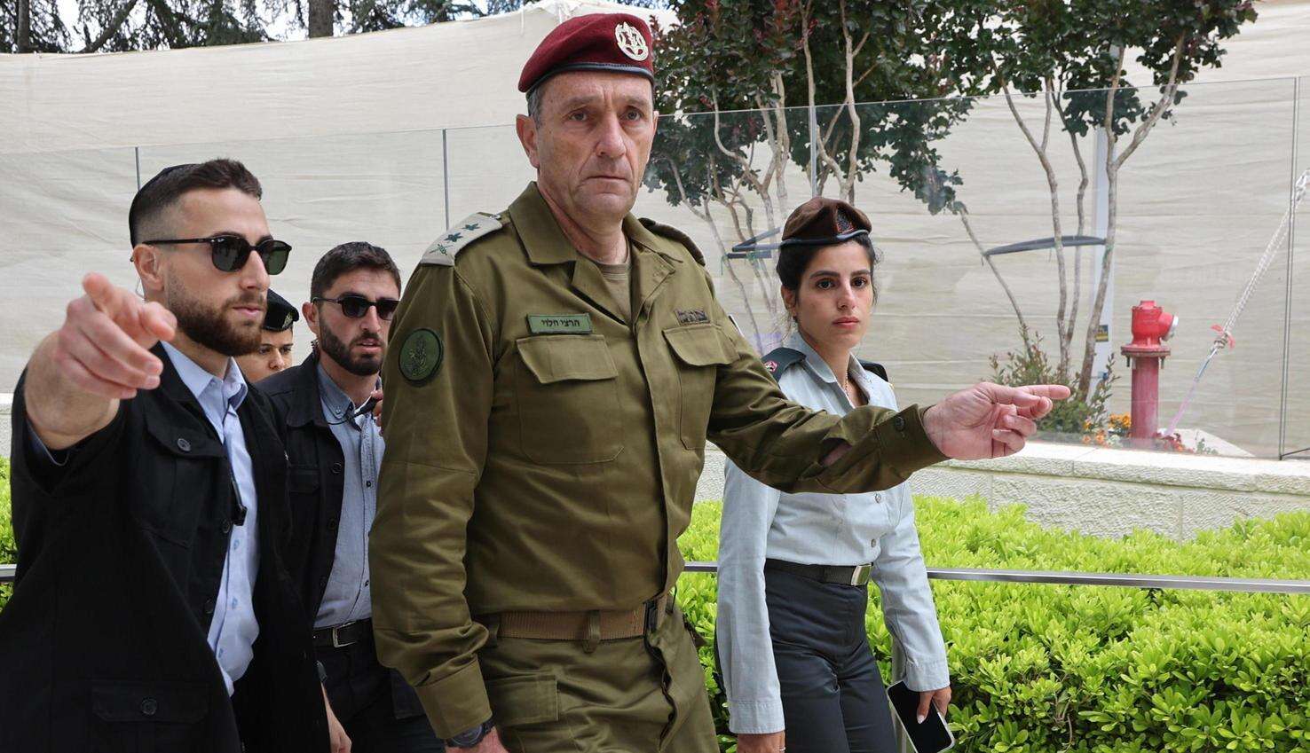 Scontro politico in Israele. Lascia il capo dell’esercito: 