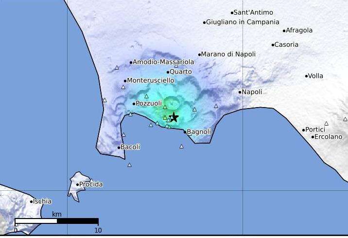 Terremoto ai Campi Flegrei: cosa è successo oggi. Scossa avvertita a Napoli. I dati Ingv