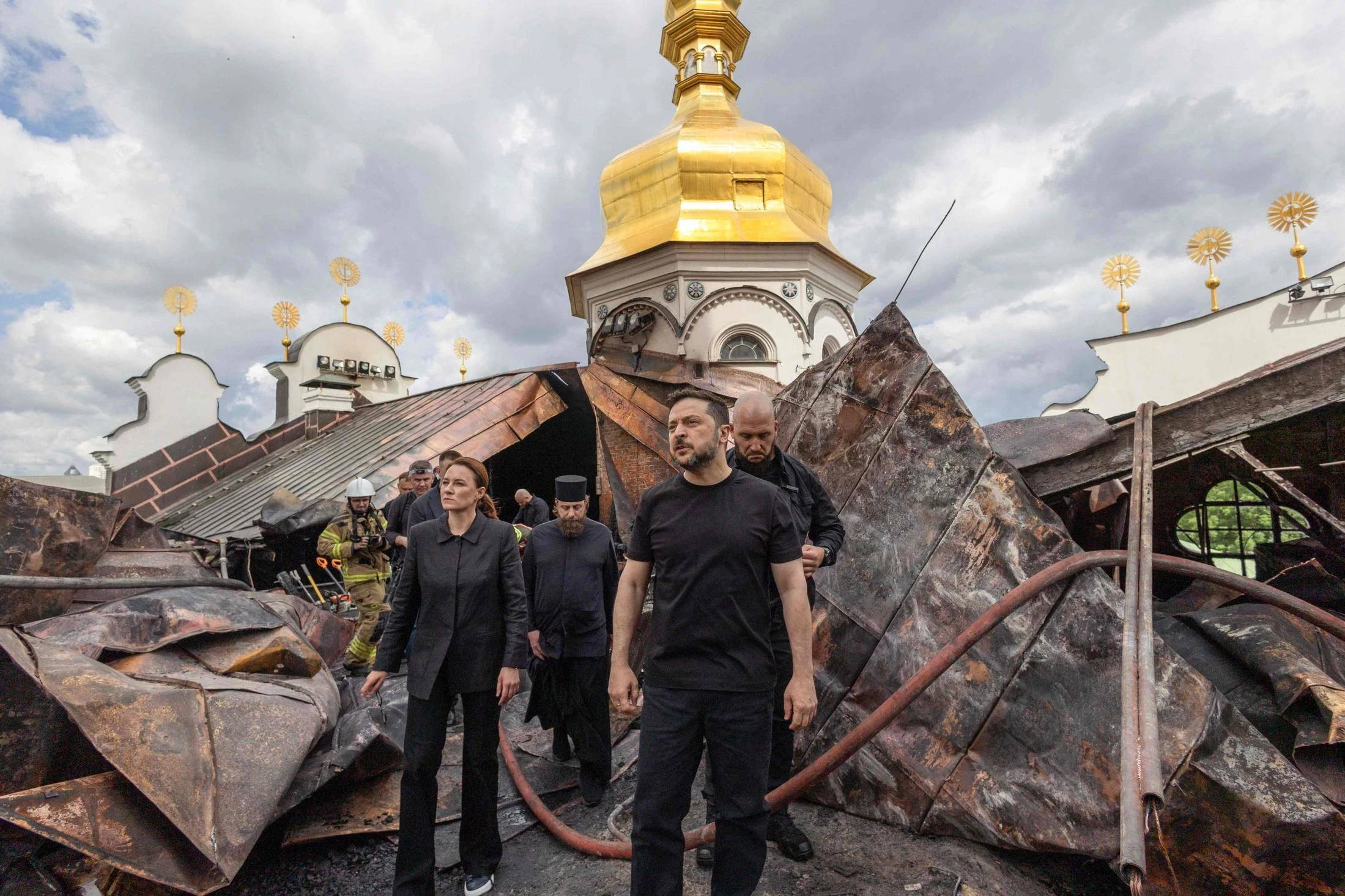 Zelensky caccia la sua premier