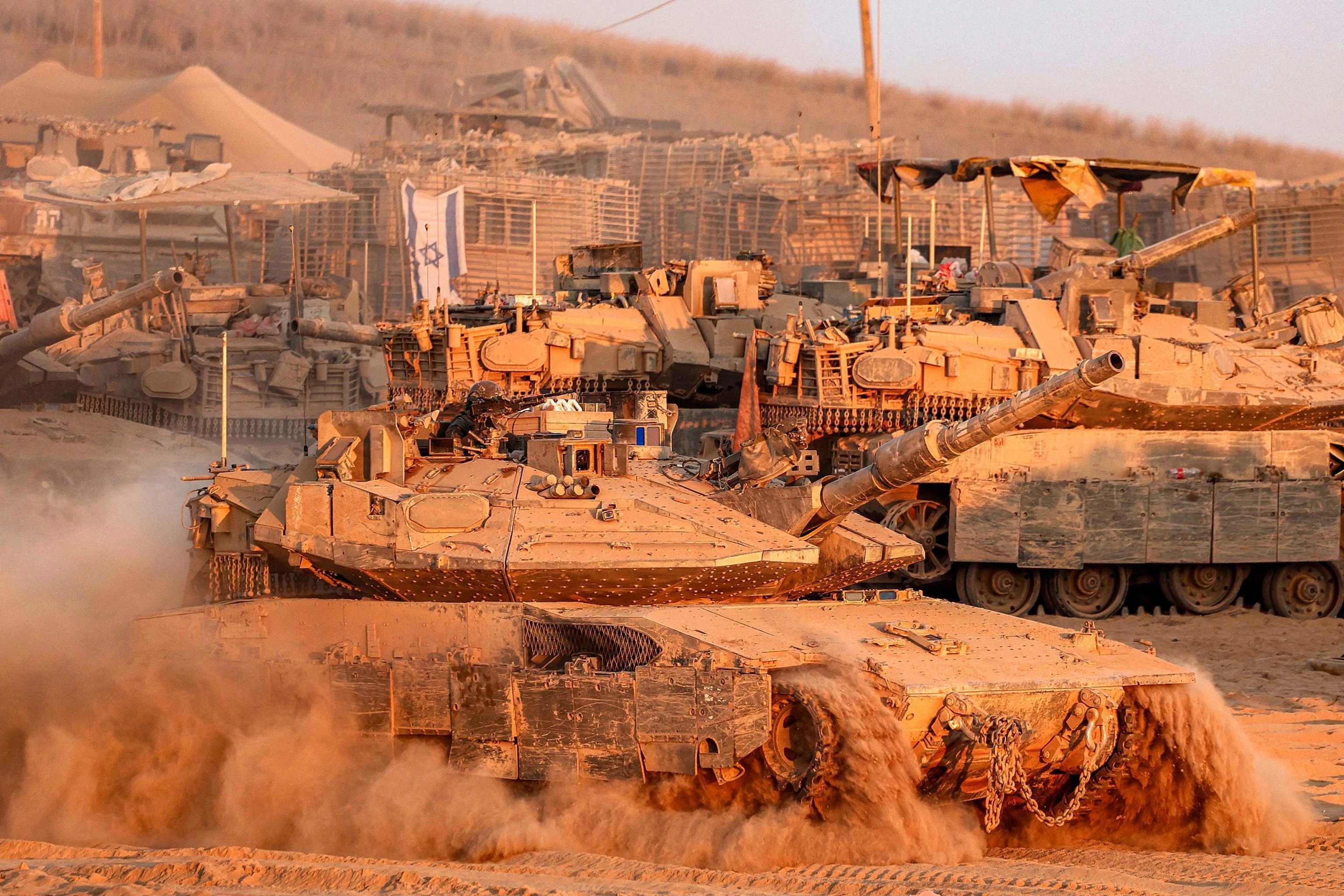 Tank, bulldozer, droni e migliaia di uomini: come si sta muovendo Israele per occupare Gaza