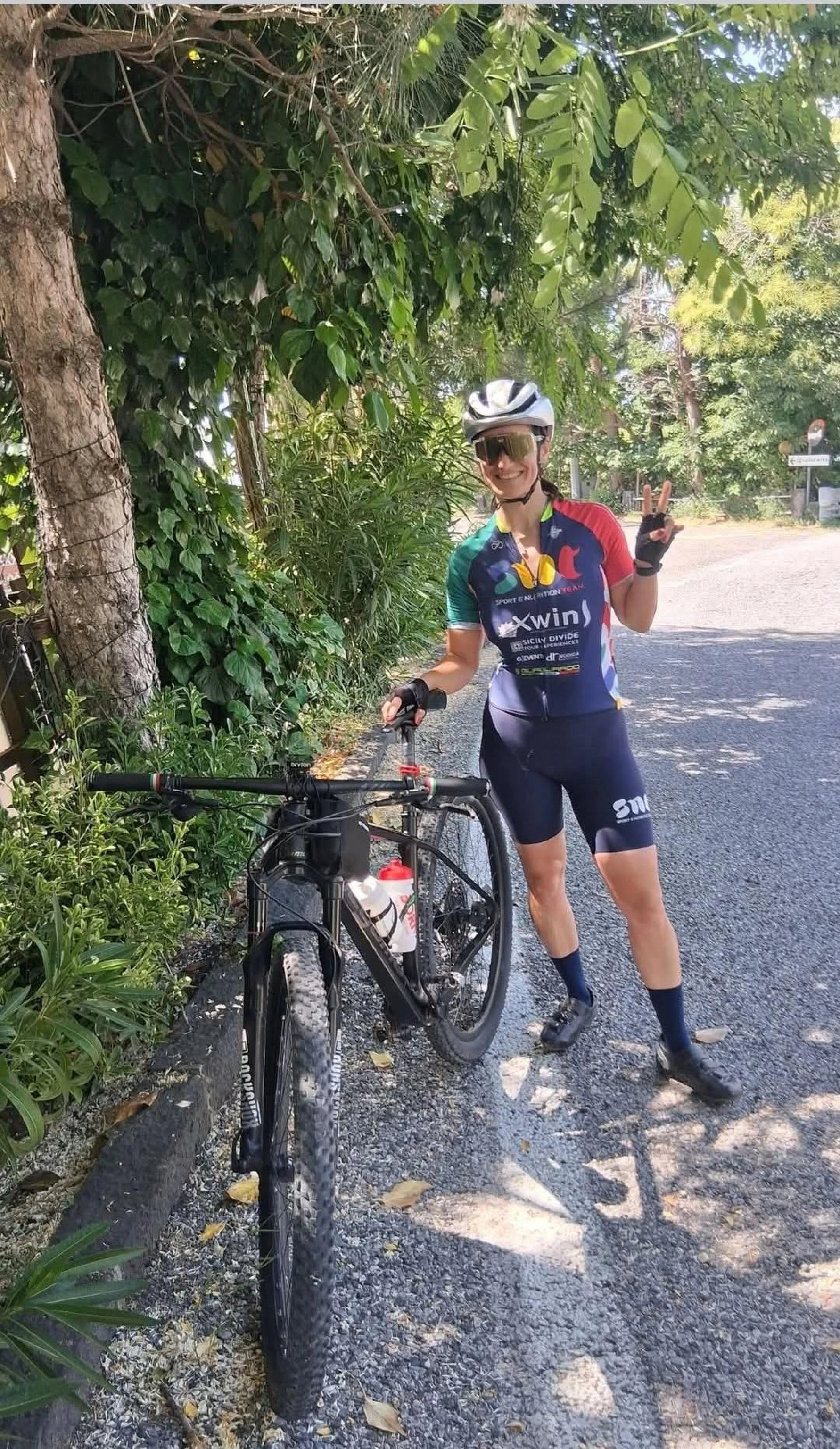 Auto travolge gruppo di ciclisti a Palermo: una è morta, un altro è ferito