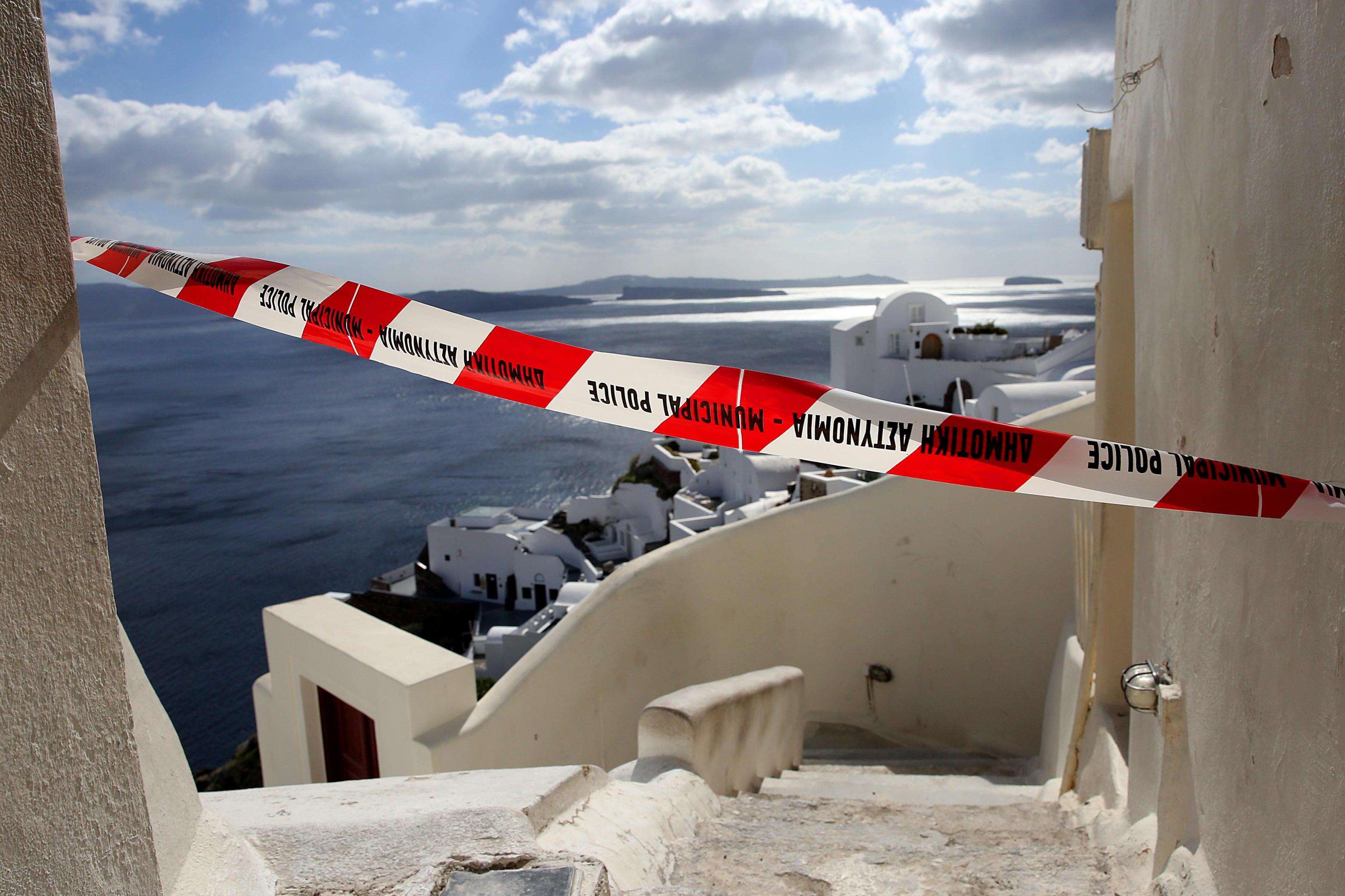 Santorini trema ancora. Terremoto di magnitudo 5,1 nelle Cicladi: 14mila scosse in 15 giorni