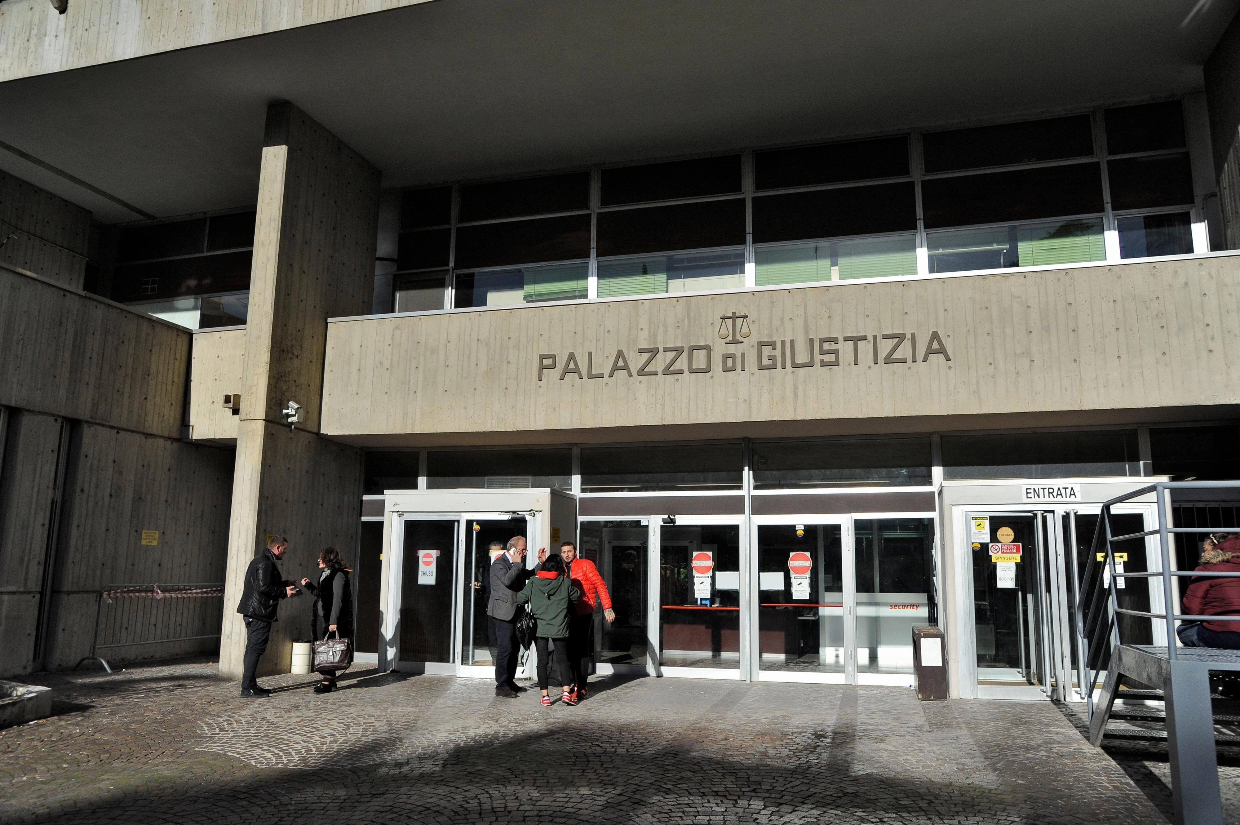 Stupro di una 17enne, ribaltato il verdetto di assoluzione in appello: 31enne condannato. I giudici di primo grado: “Lei sapeva cosa rischiava”