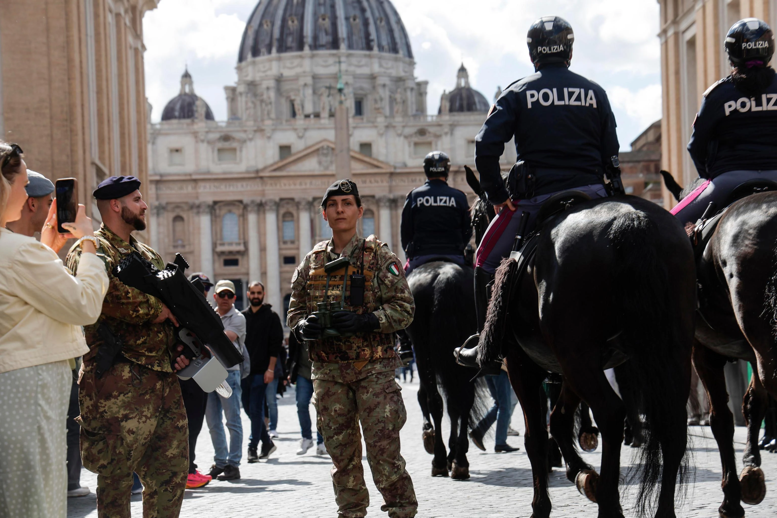 Attacco Usa all’Iran, cresce l’allerta terrorismo. A Roma più misure di sicurezza attorno al Vaticano e nei siti sensibili