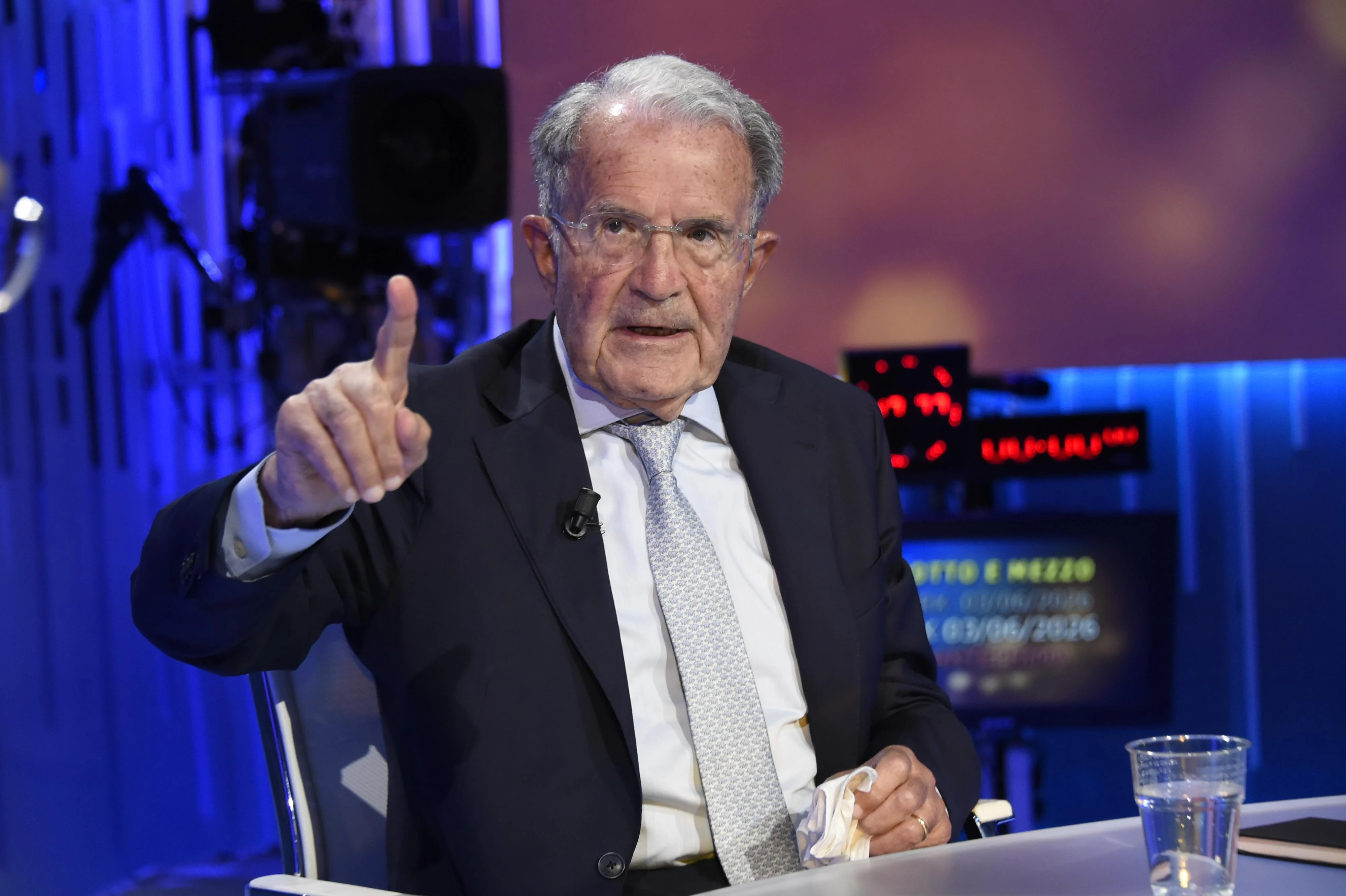 Romano Prodi e i rischi per l’Unione: “Il vero pericolo per l'Europa non è dissolversi, ma paralizzarsi”