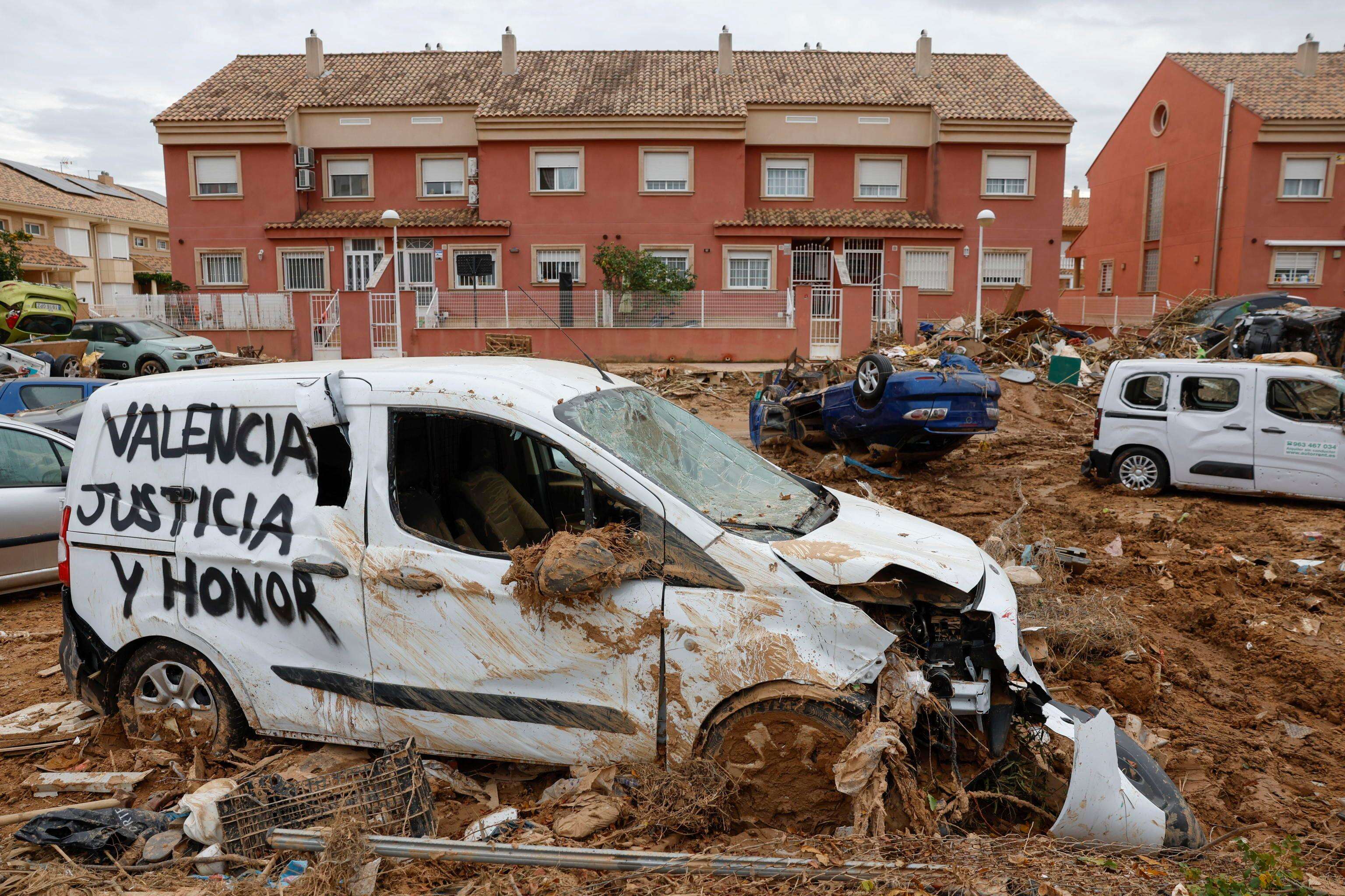 Maltempo in Spagna, allerta ed evacuati a Malaga. Ritrovati i corpi dei due bambini dispersi a Valencia