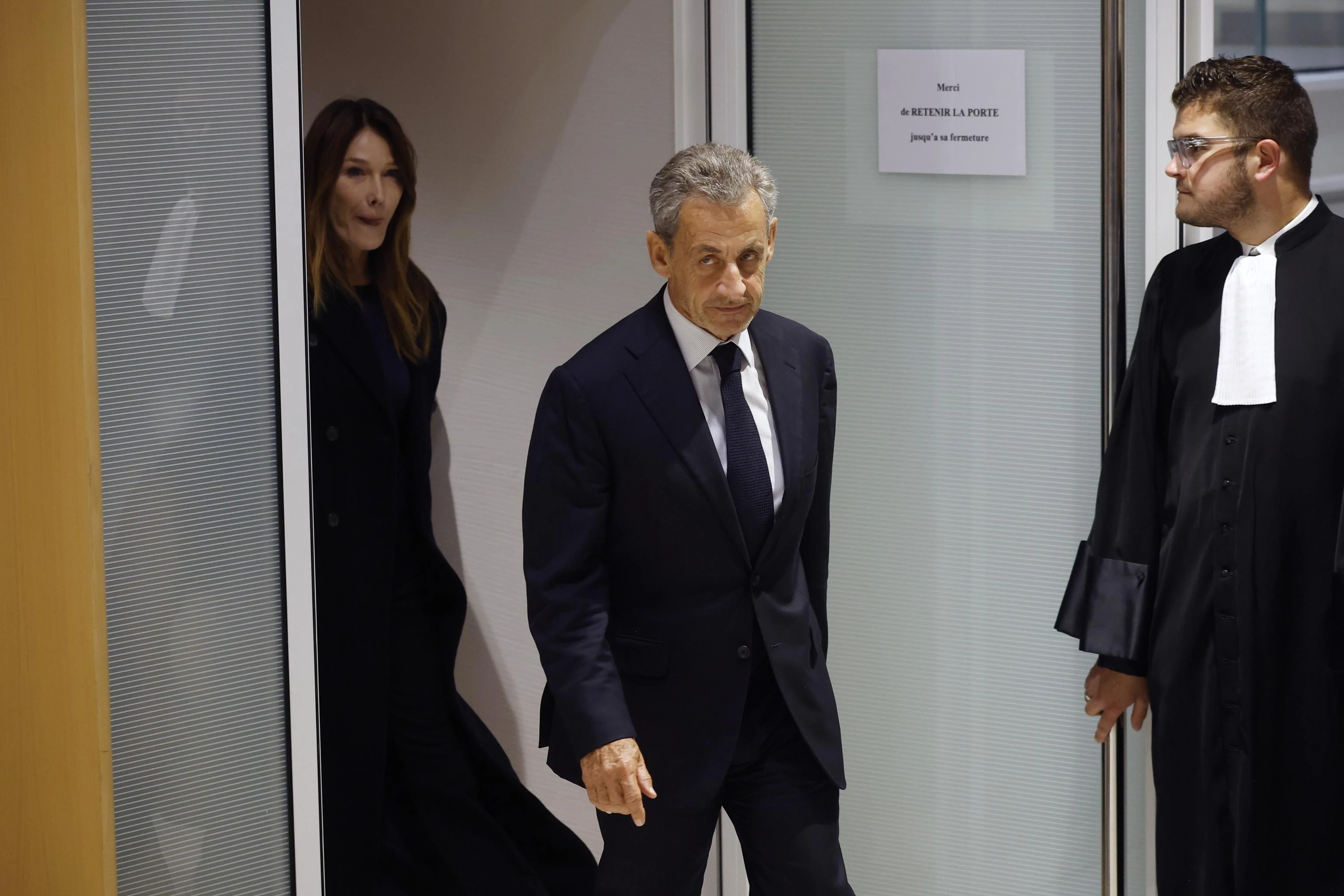 Sarkozy andrà in carcere, cinque anni all’ex presidente. “Vado in cella, ma a testa alta”