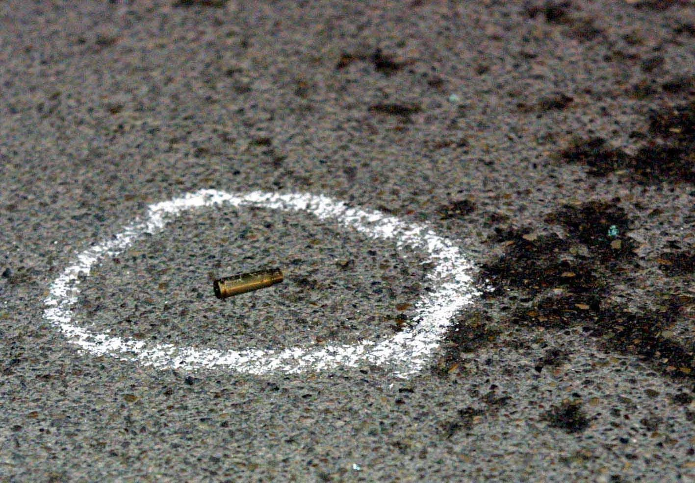 Napoli, ucciso a 18 anni in strada. Il colpo esploso da uno scooter a Boscoreale