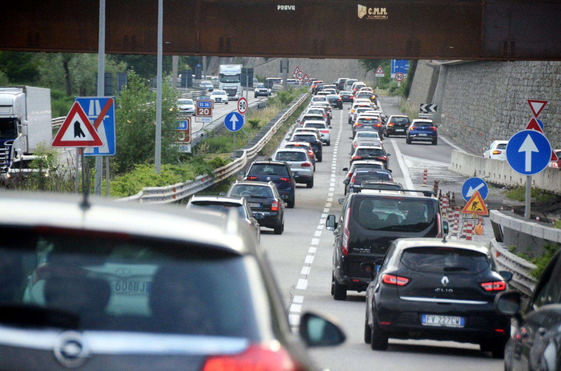 Lunghe code tra Roma e Fiumicino: interessati viadotto e autostrada, causa maxi tamponamento